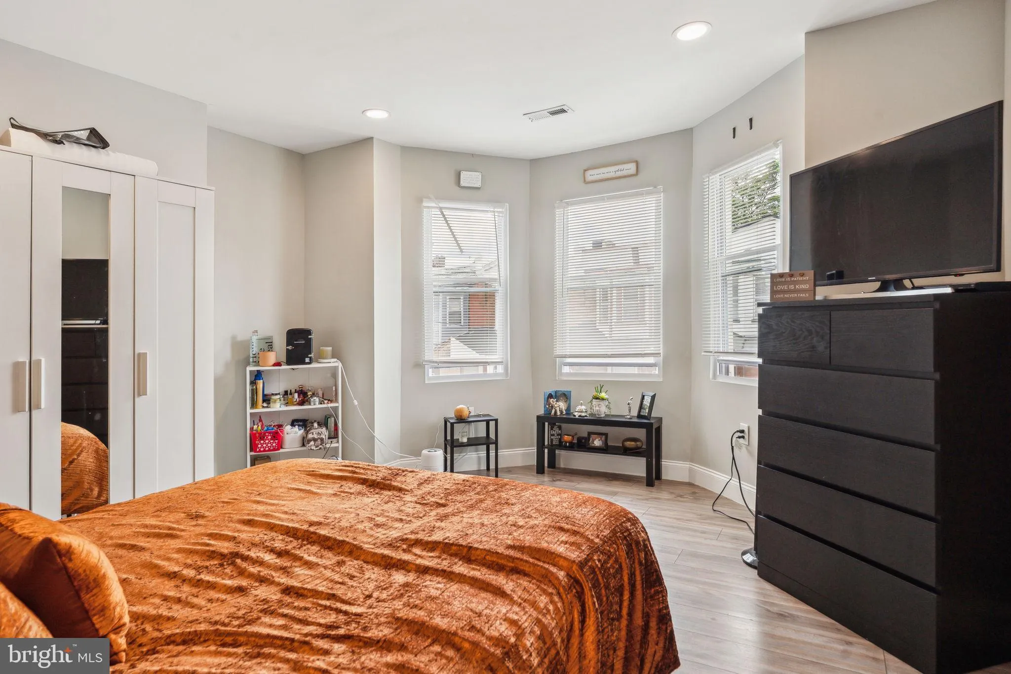 Philadelphia, Pennsylvania 19139, United States, 3 Bedrooms Bedrooms, ,1 BathroomBathrooms,Residential,Contingent,198657