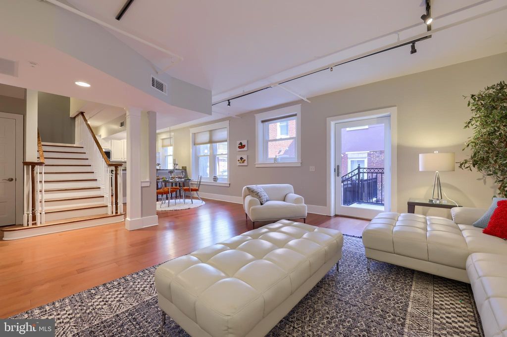 Photo of 145 E KING ST #203, LANCASTER, PA 17602 (MLS # PALA2025936)