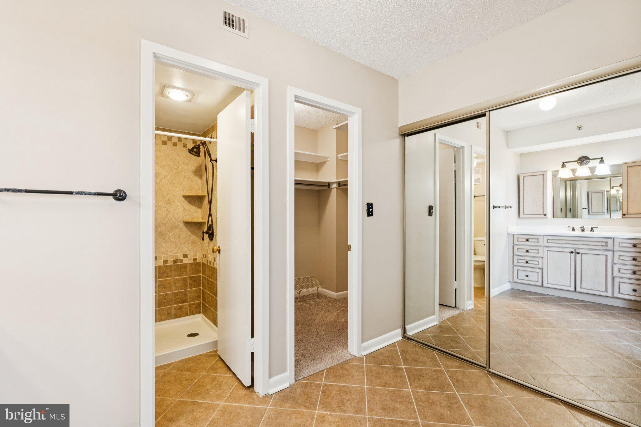 SKYLINE HOUSE - Residential Lease