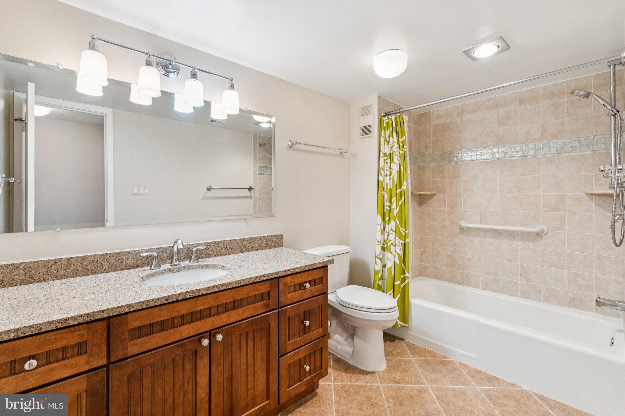 SKYLINE HOUSE - Residential Lease