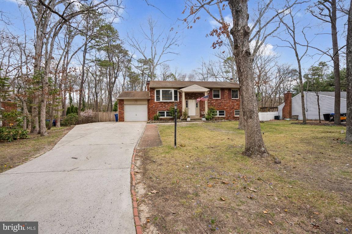7 LILAC LANE