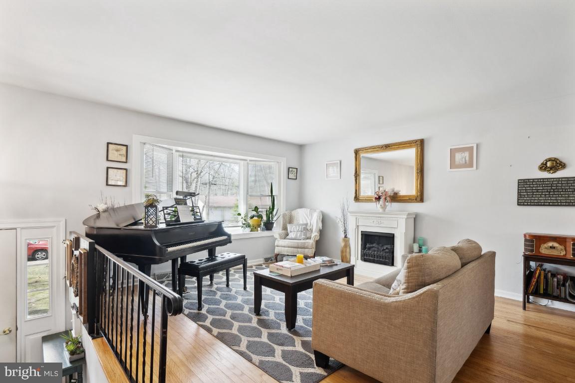 7 LILAC LANE