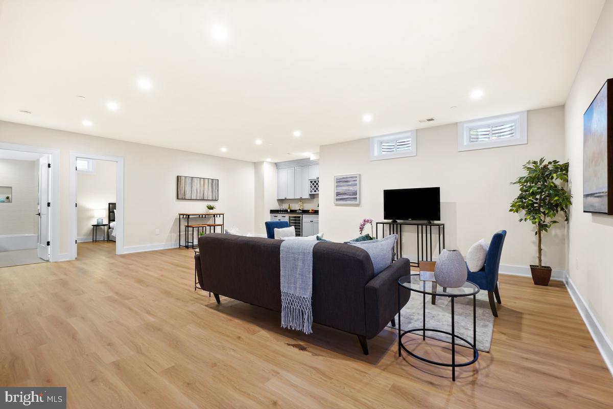 GEORGETOWN VILLAGE - Residential