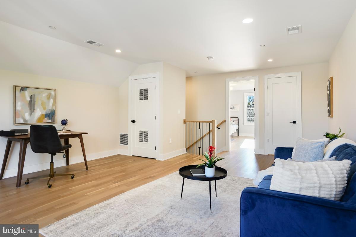 GEORGETOWN VILLAGE - Residential