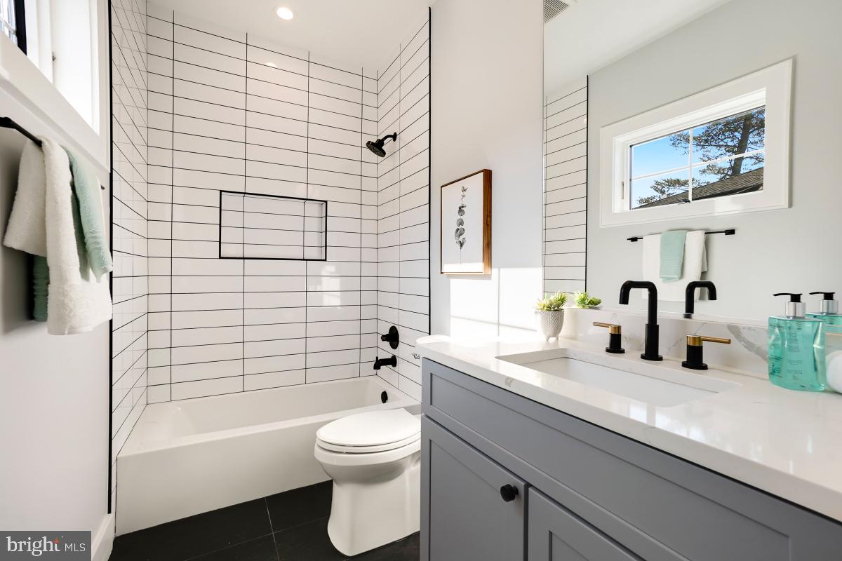 GEORGETOWN VILLAGE - Residential