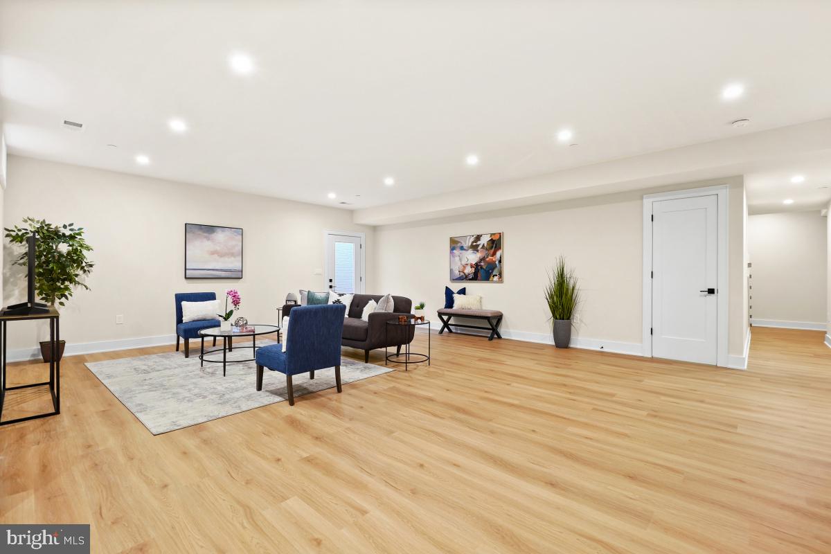 GEORGETOWN VILLAGE - Residential