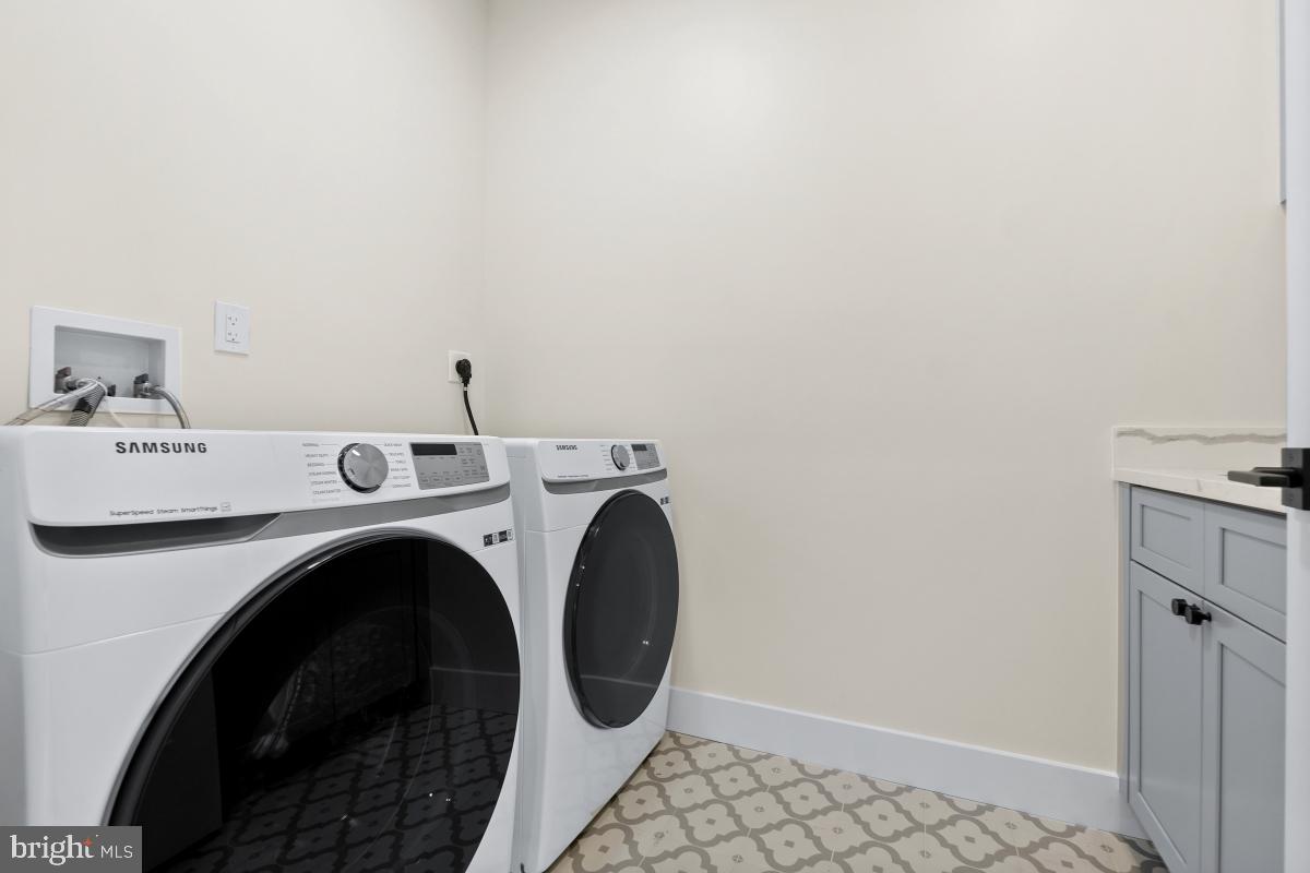 GEORGETOWN VILLAGE - Residential