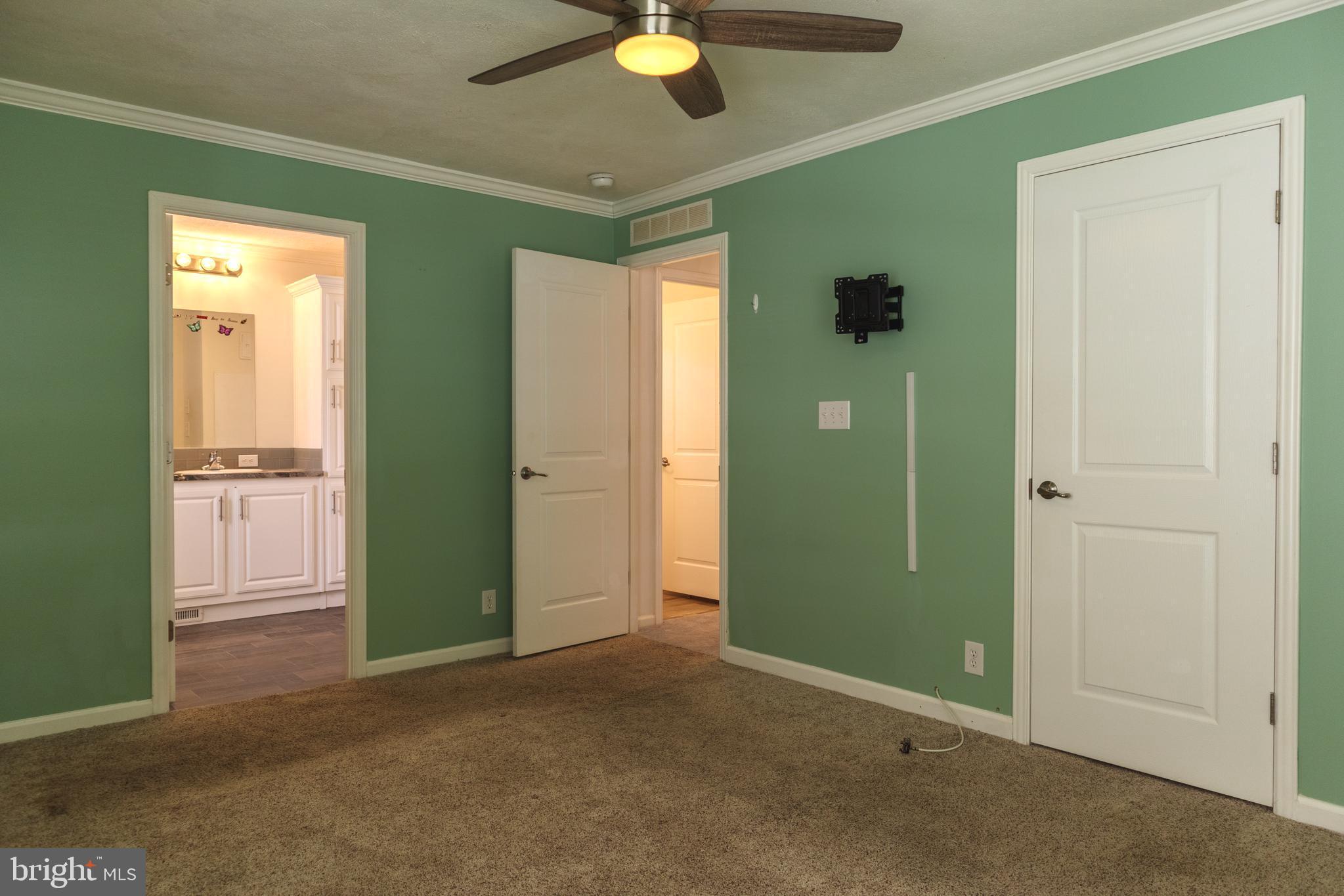 VILLAGE GREEN - Residential