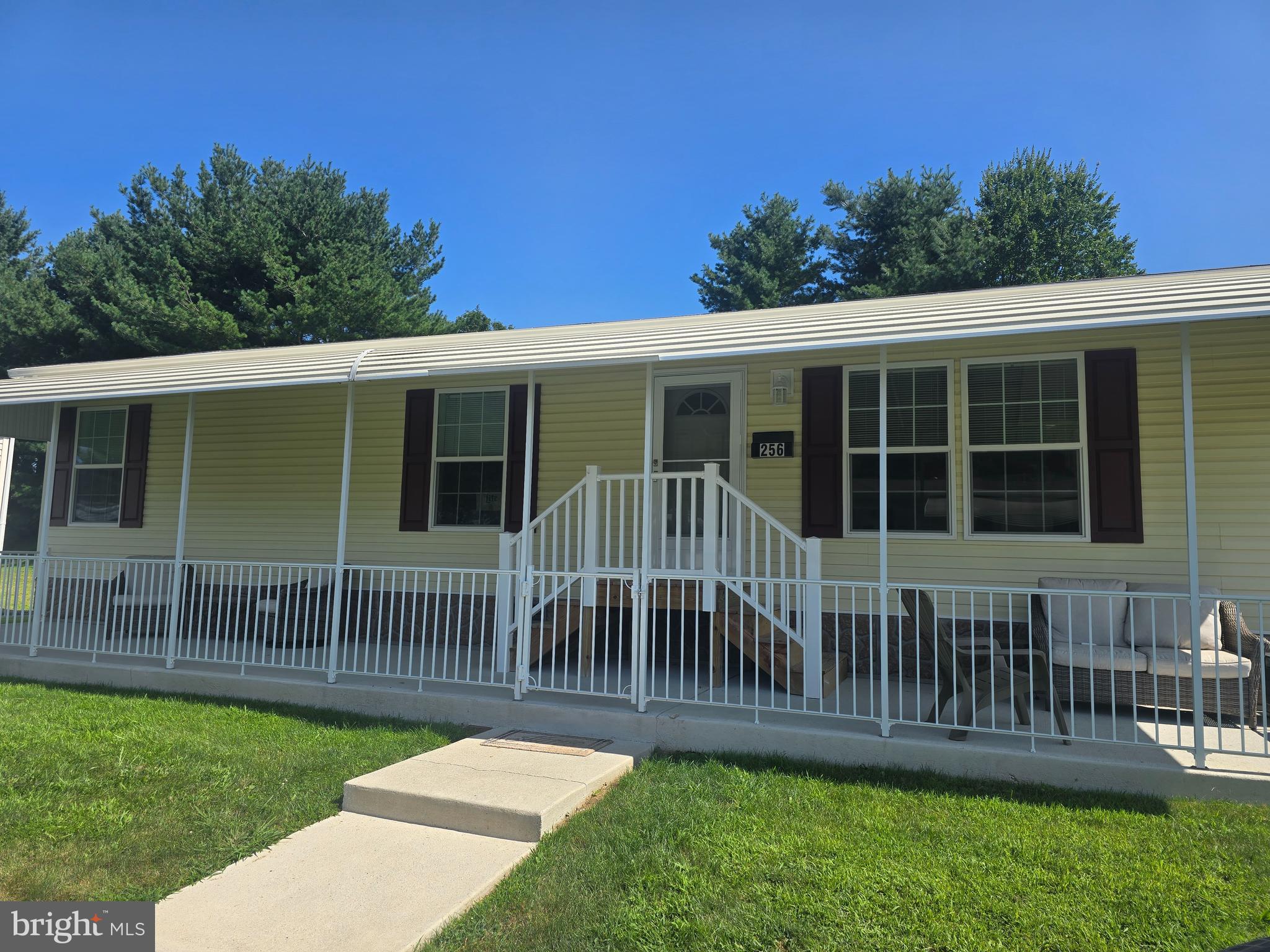 VILLAGE GREEN - Residential