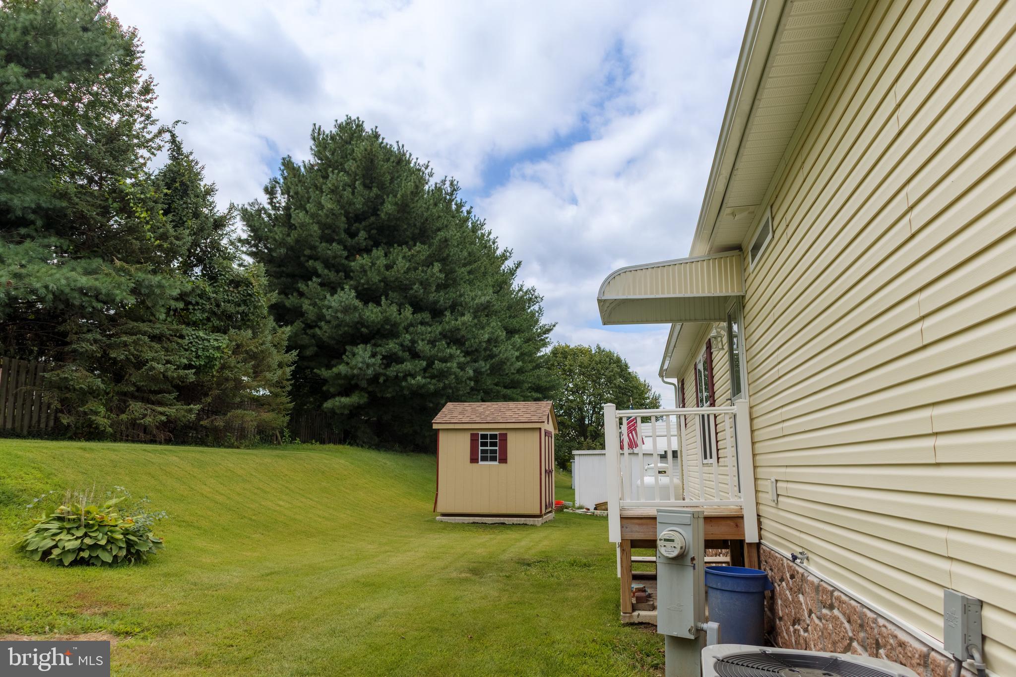 VILLAGE GREEN - Residential