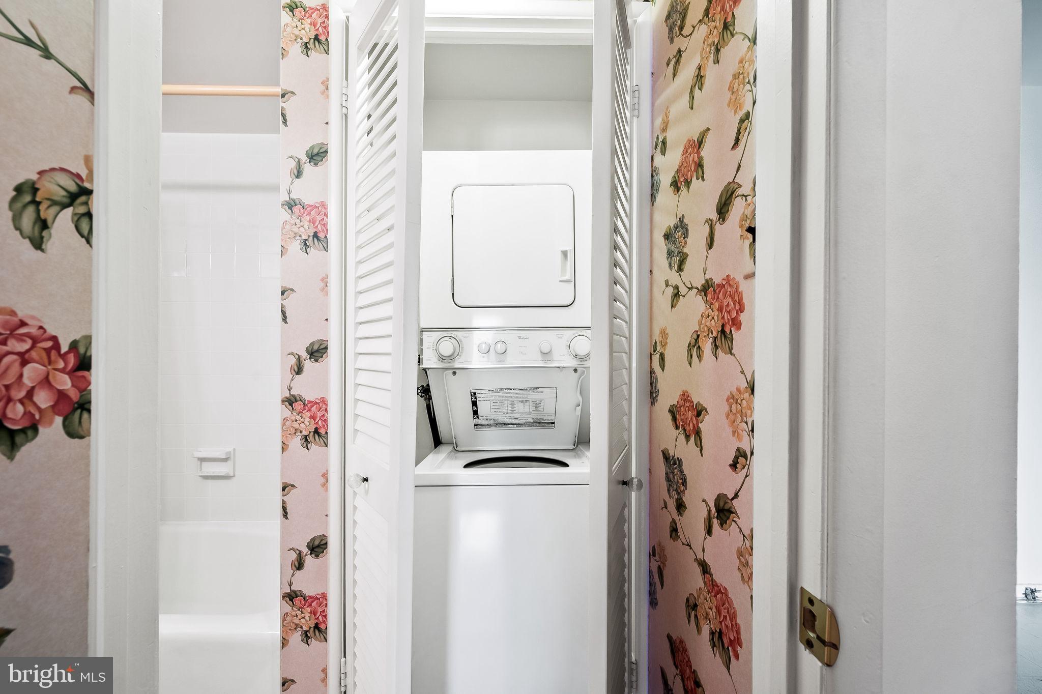 SUBURBAN OAKS - Residential