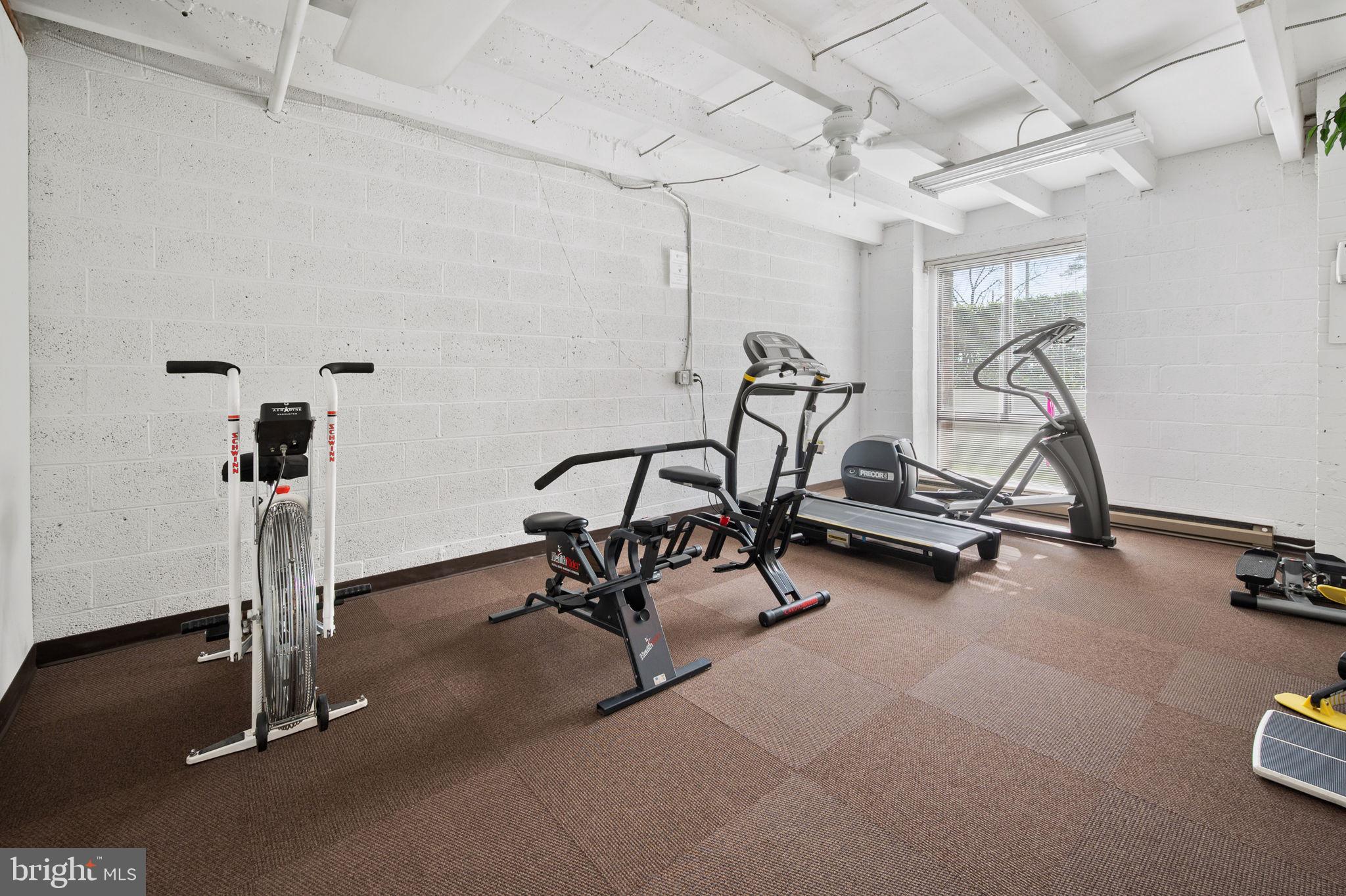 SUBURBAN OAKS - Residential