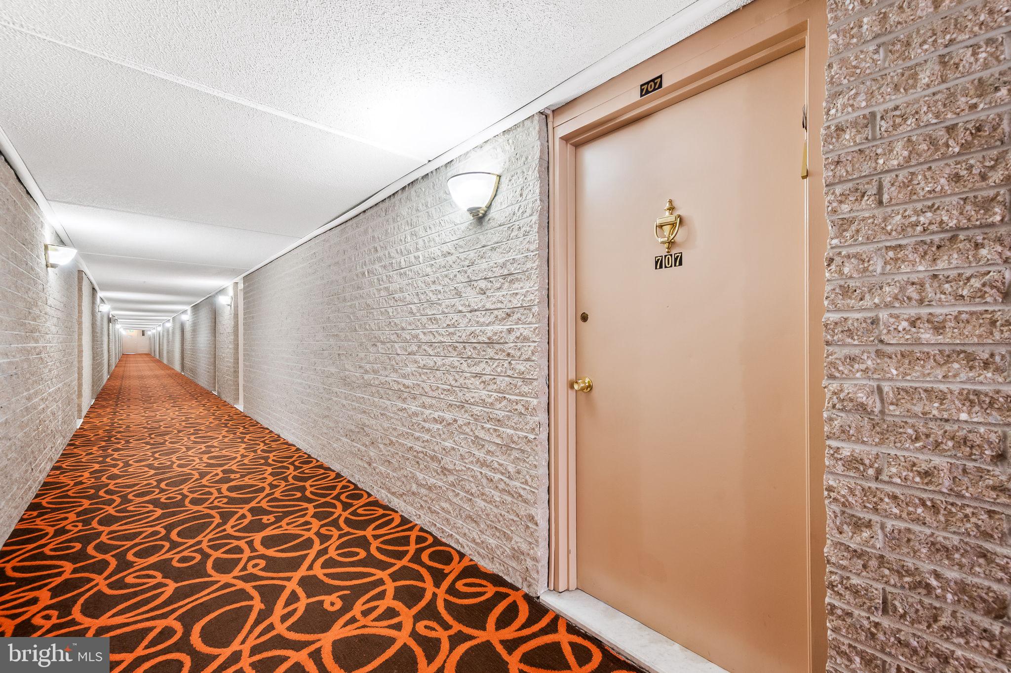 SUBURBAN OAKS - Residential