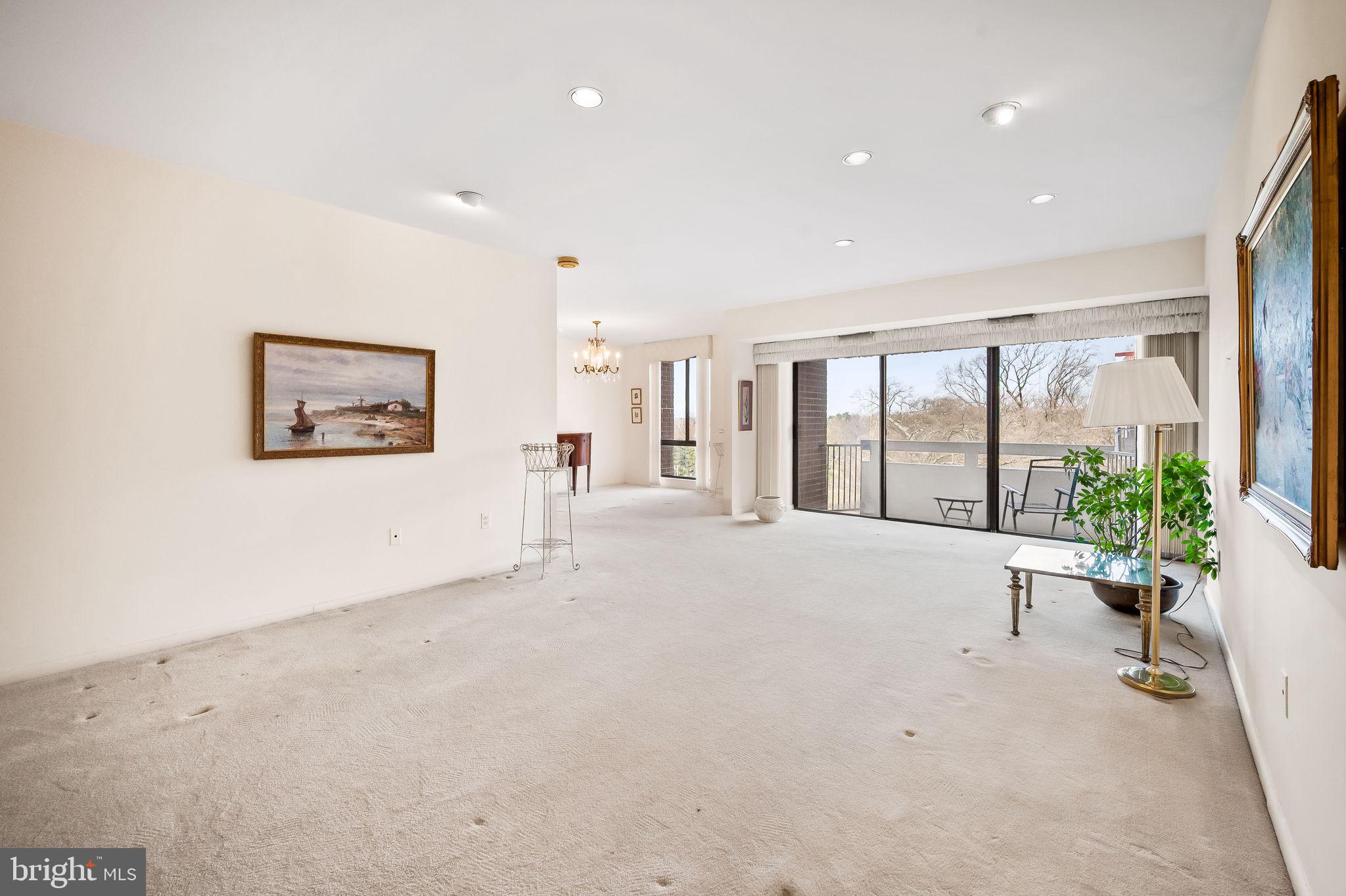 SUBURBAN OAKS - Residential