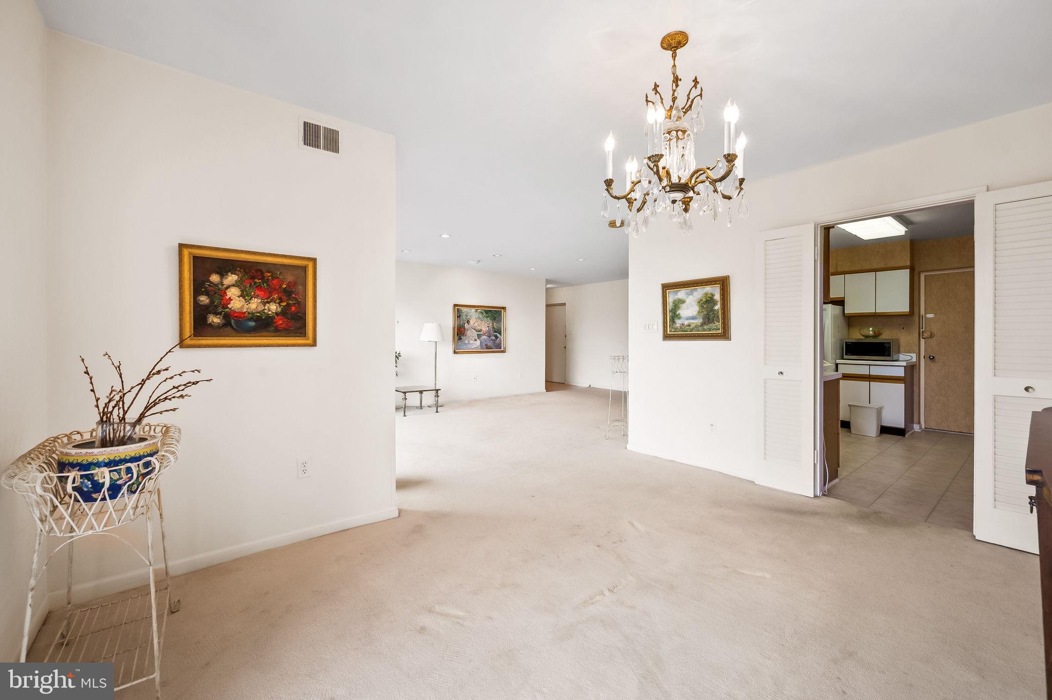 SUBURBAN OAKS - Residential