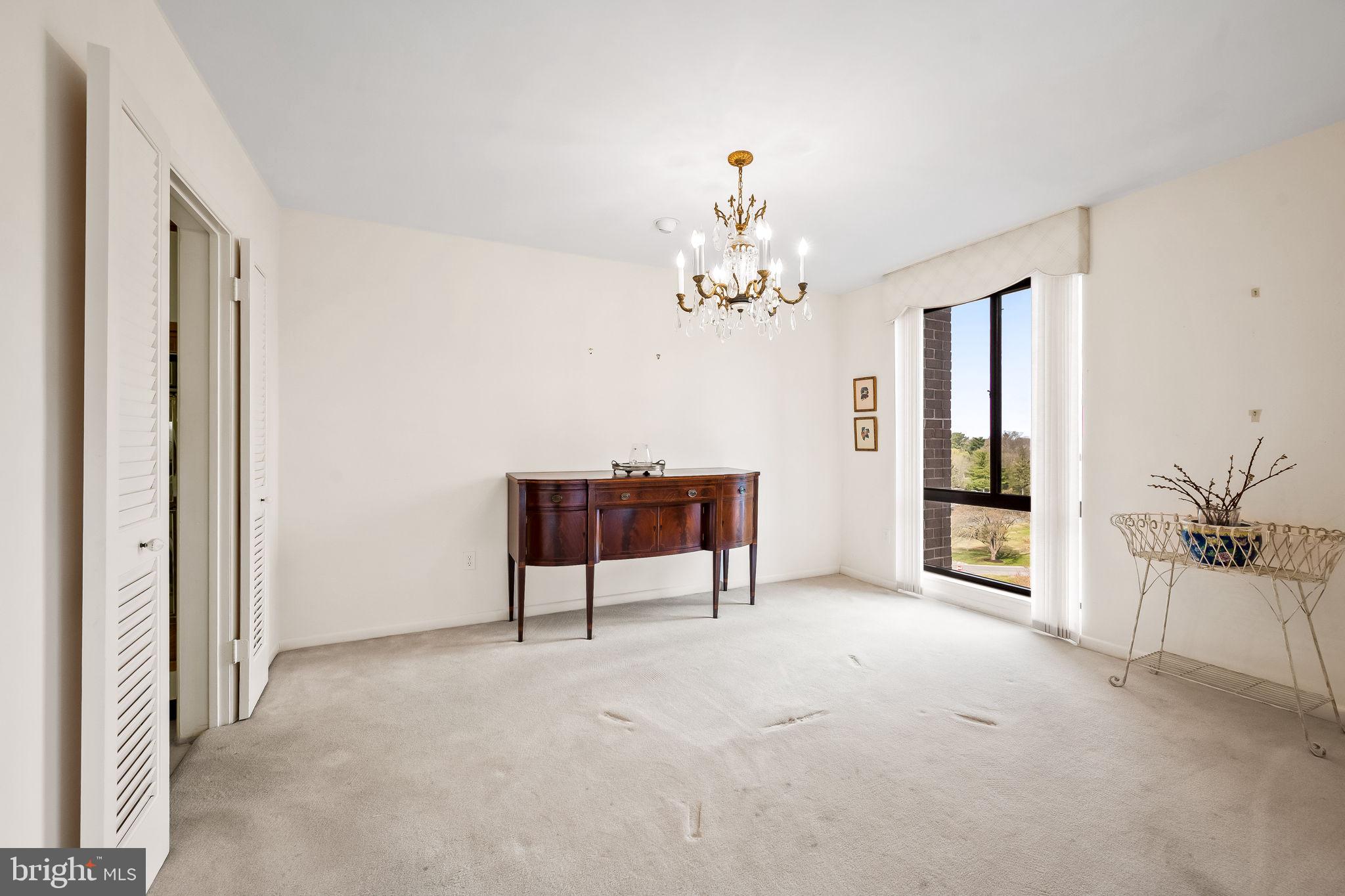 SUBURBAN OAKS - Residential