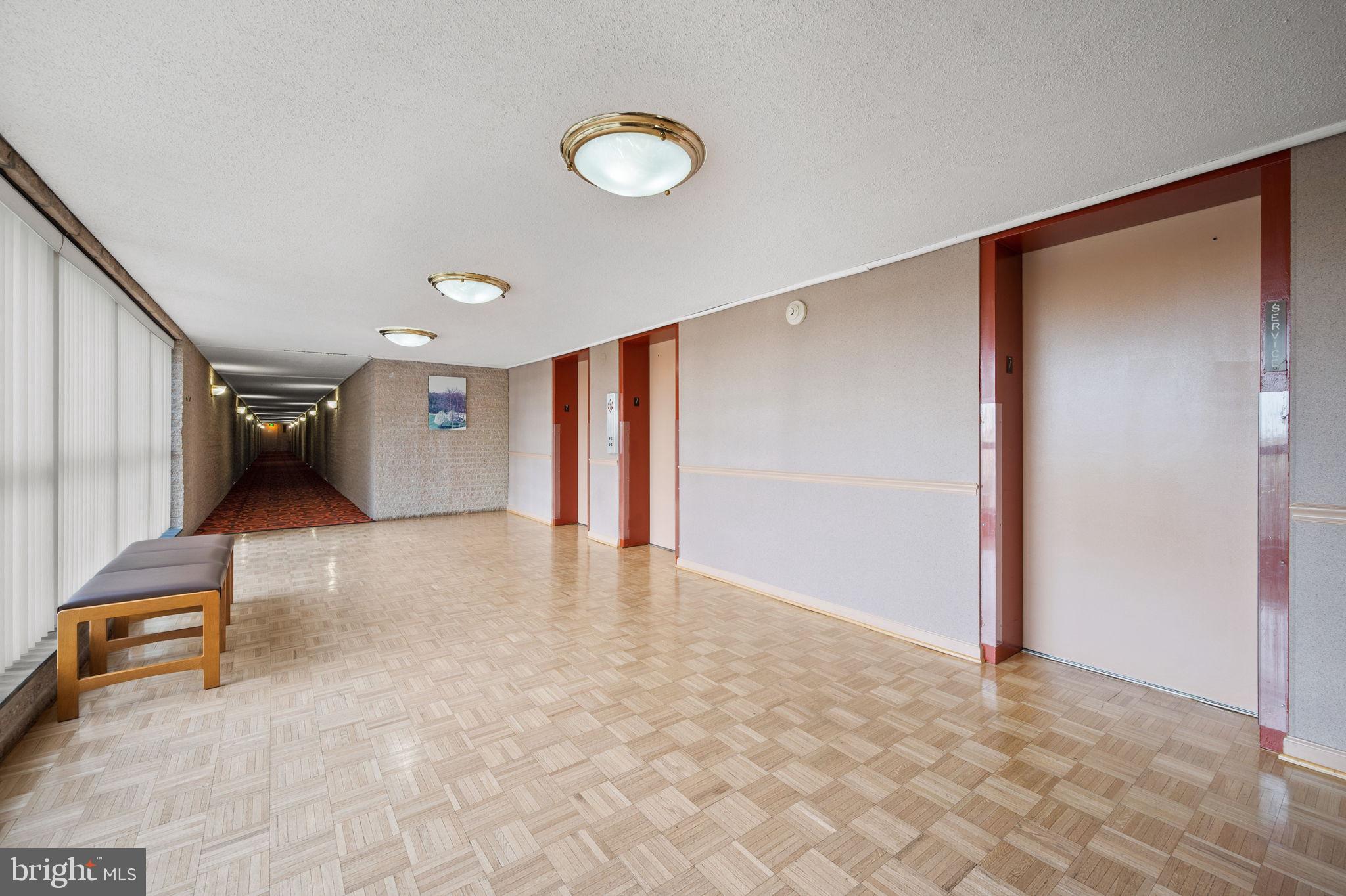 SUBURBAN OAKS - Residential