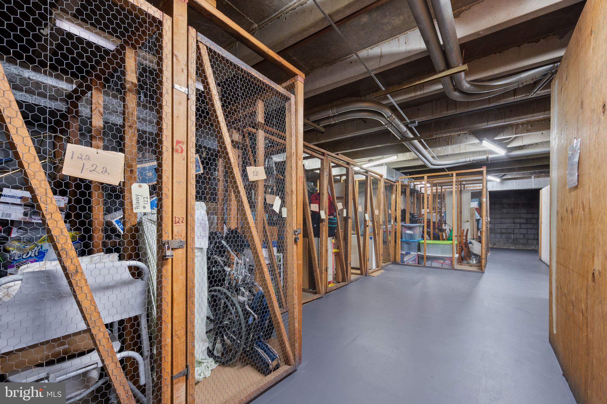 SUBURBAN OAKS - Residential