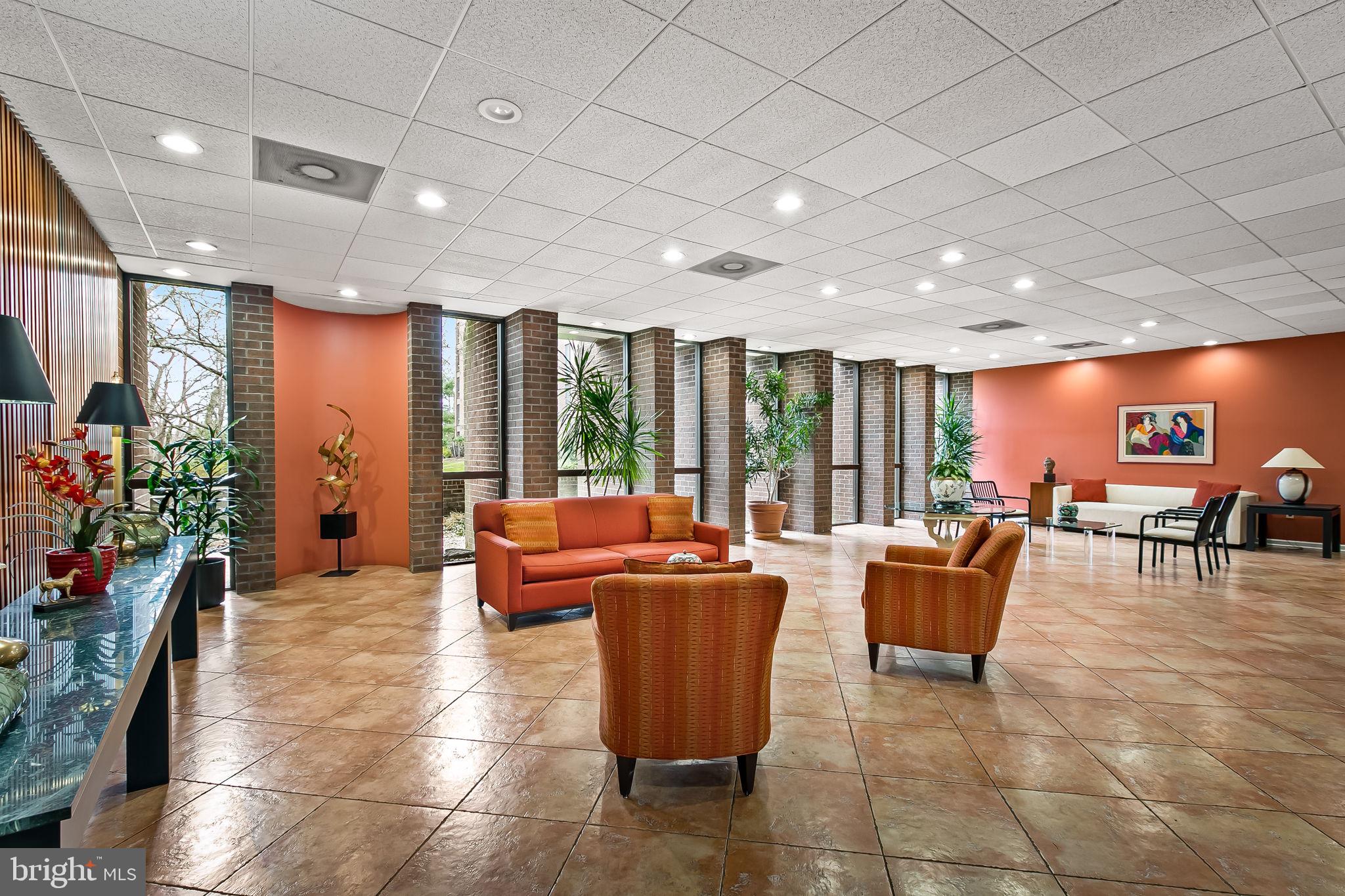 SUBURBAN OAKS - Residential