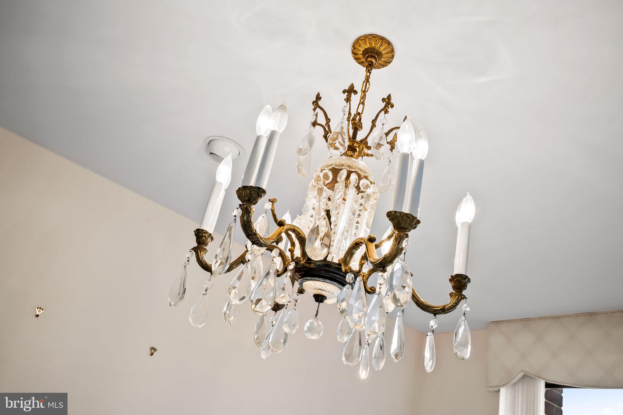 SUBURBAN OAKS - Residential