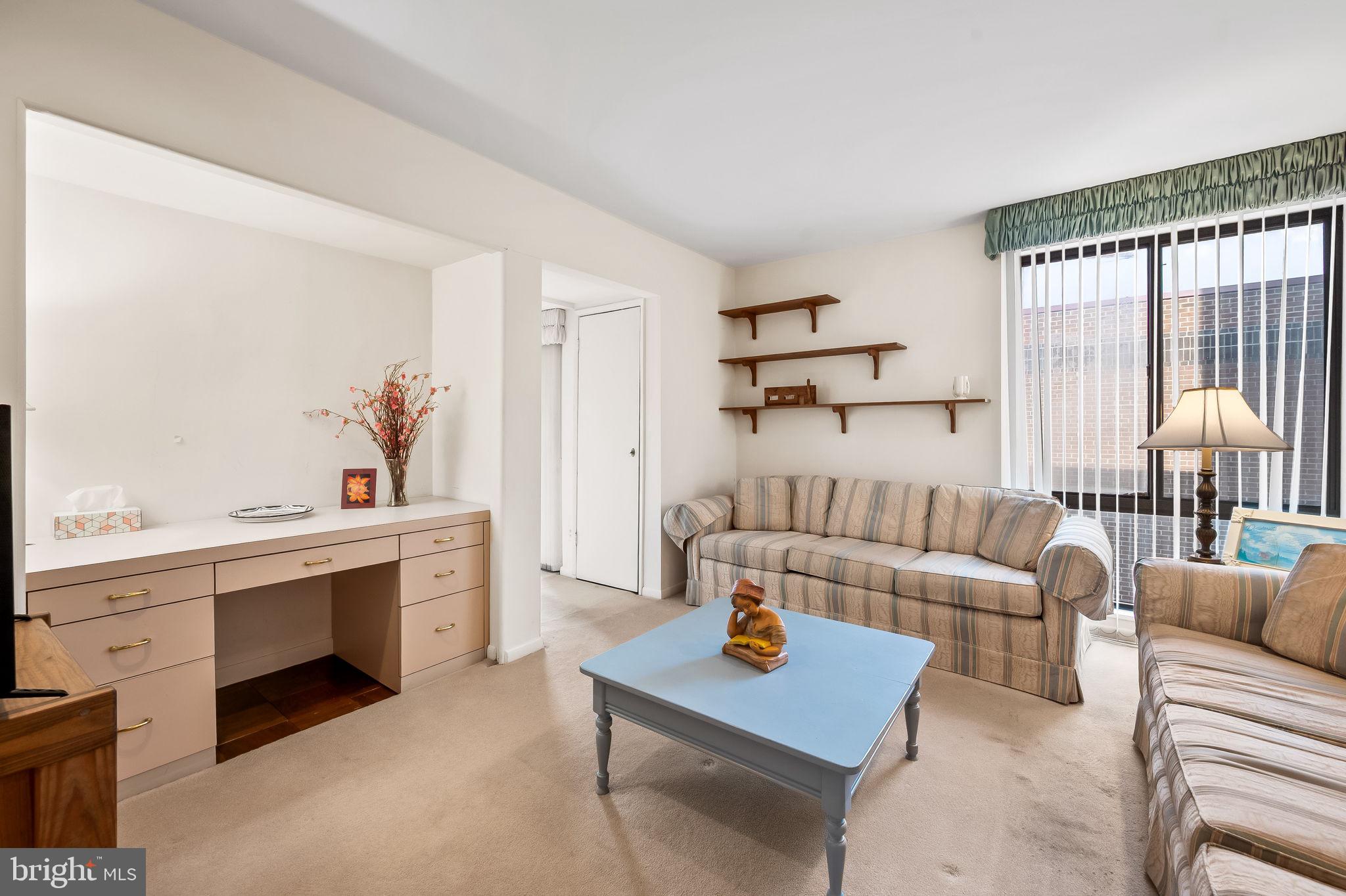 SUBURBAN OAKS - Residential