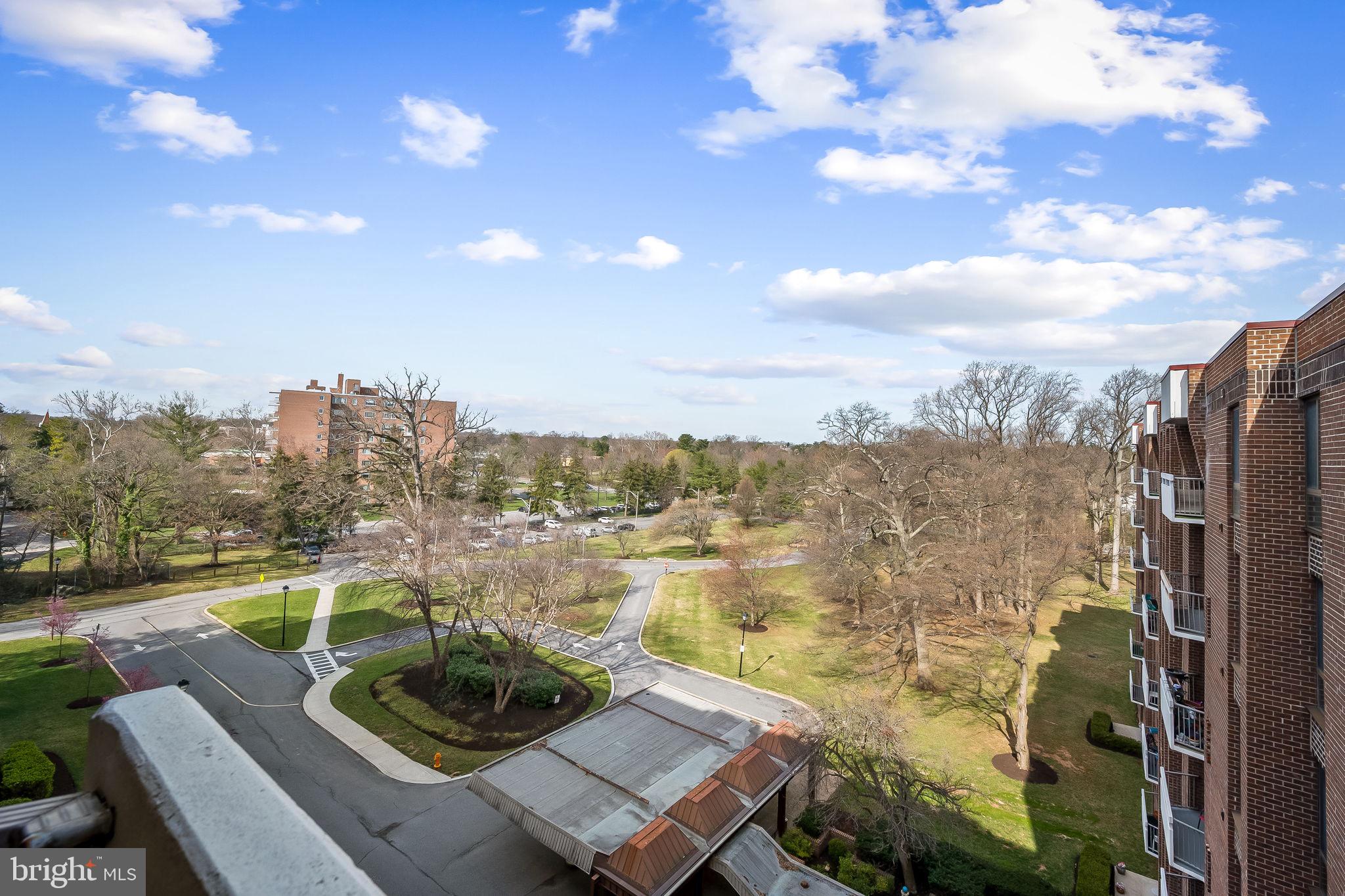 SUBURBAN OAKS - Residential