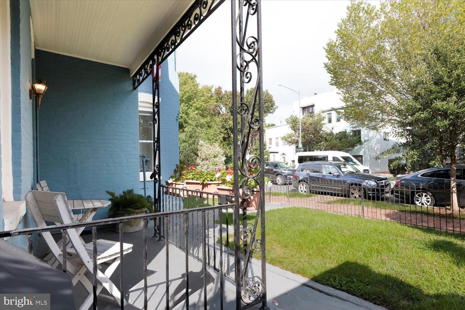 911 INDEPENDENCE AVENUE SE