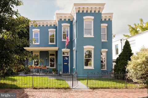 Photo of 911 Independence Avenue SE, WASHINGTON, DC 20003 (MLS # DCDC2248816)