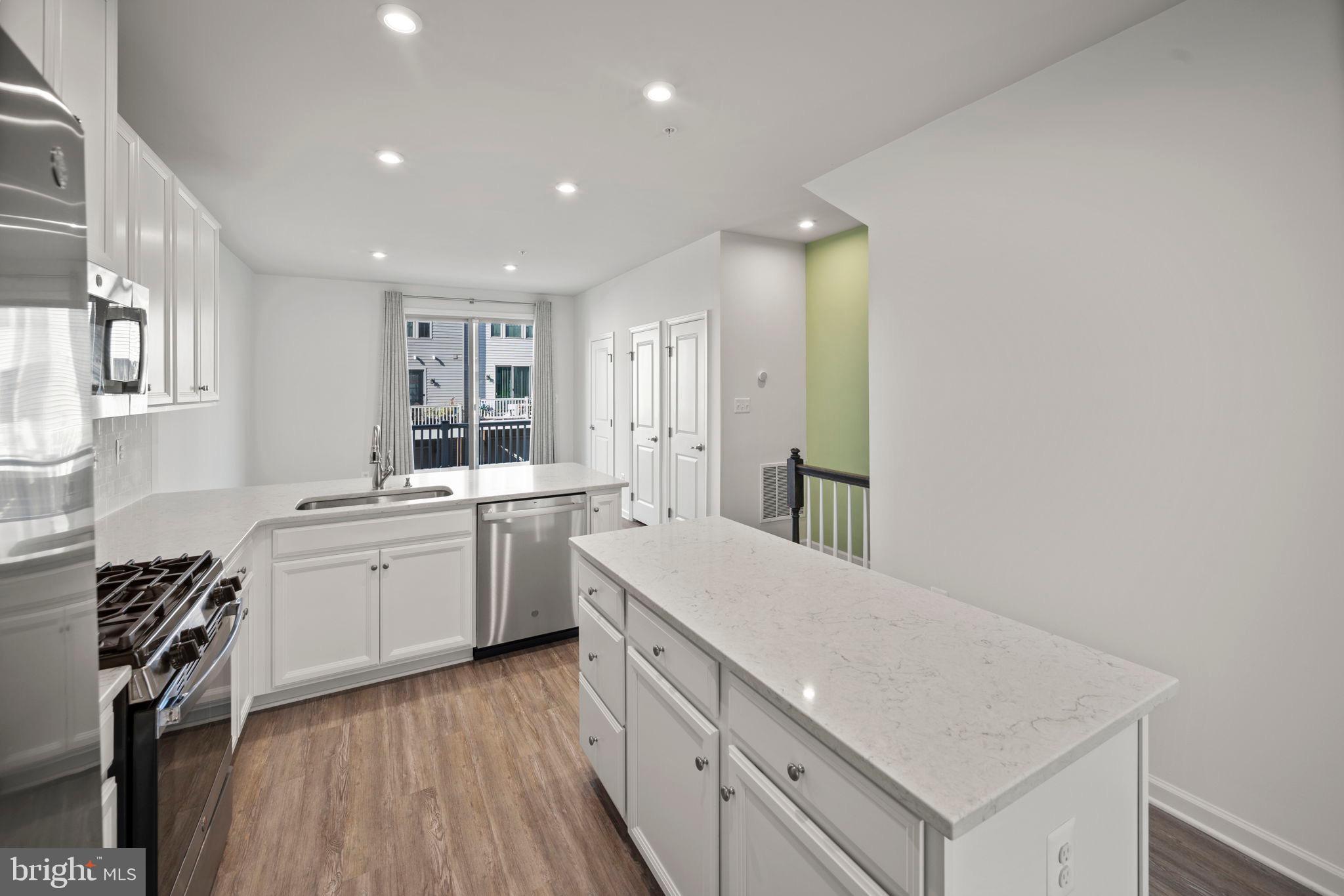 PARKSIDE PRESERVE - Residential