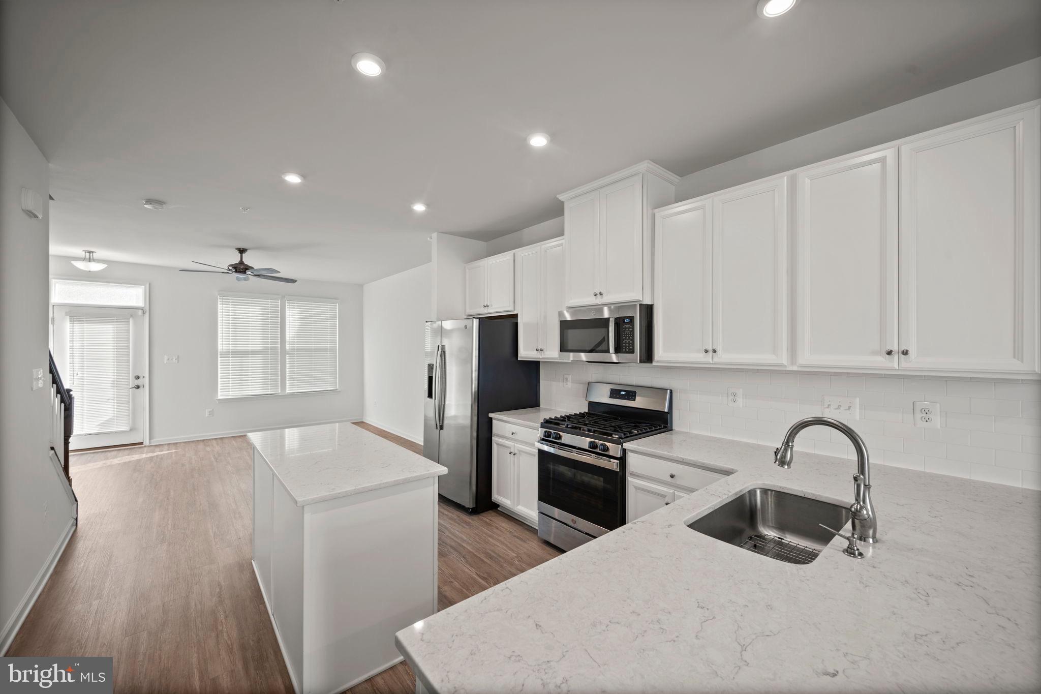 PARKSIDE PRESERVE - Residential