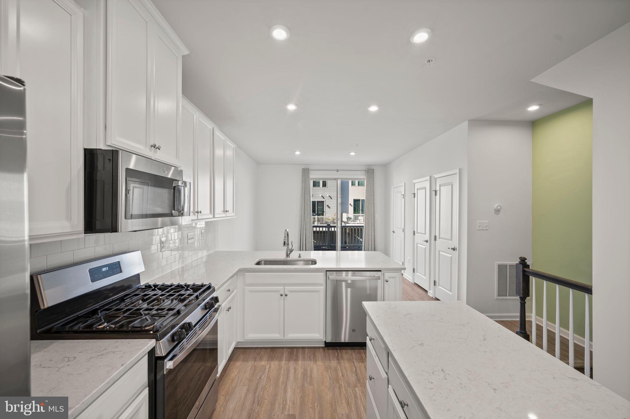 PARKSIDE PRESERVE - Residential