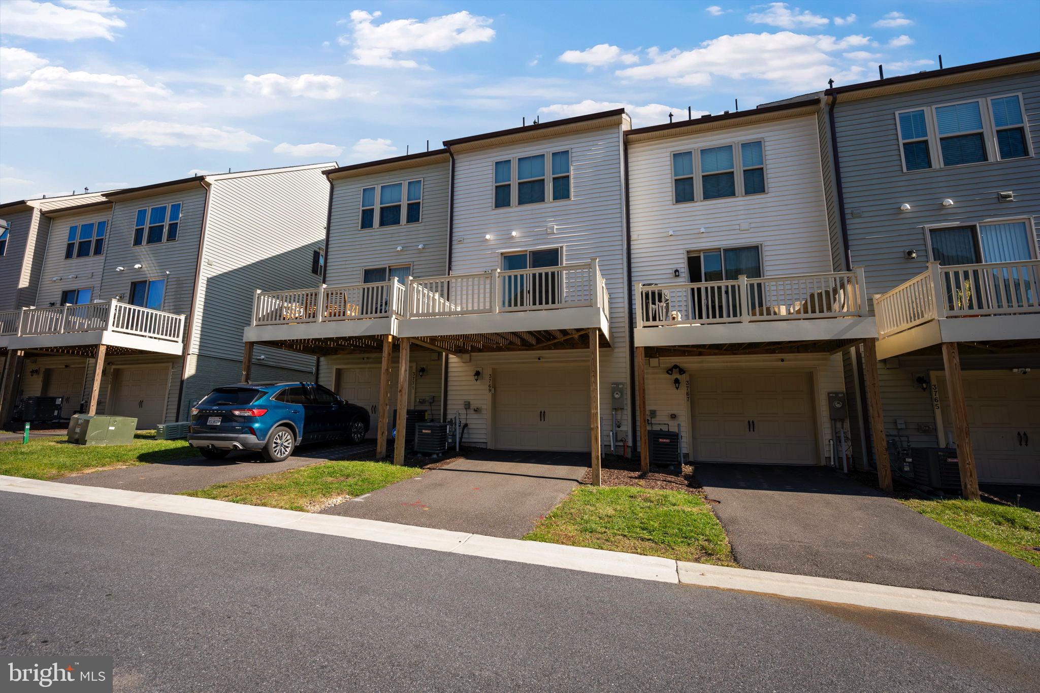 PARKSIDE PRESERVE - Residential