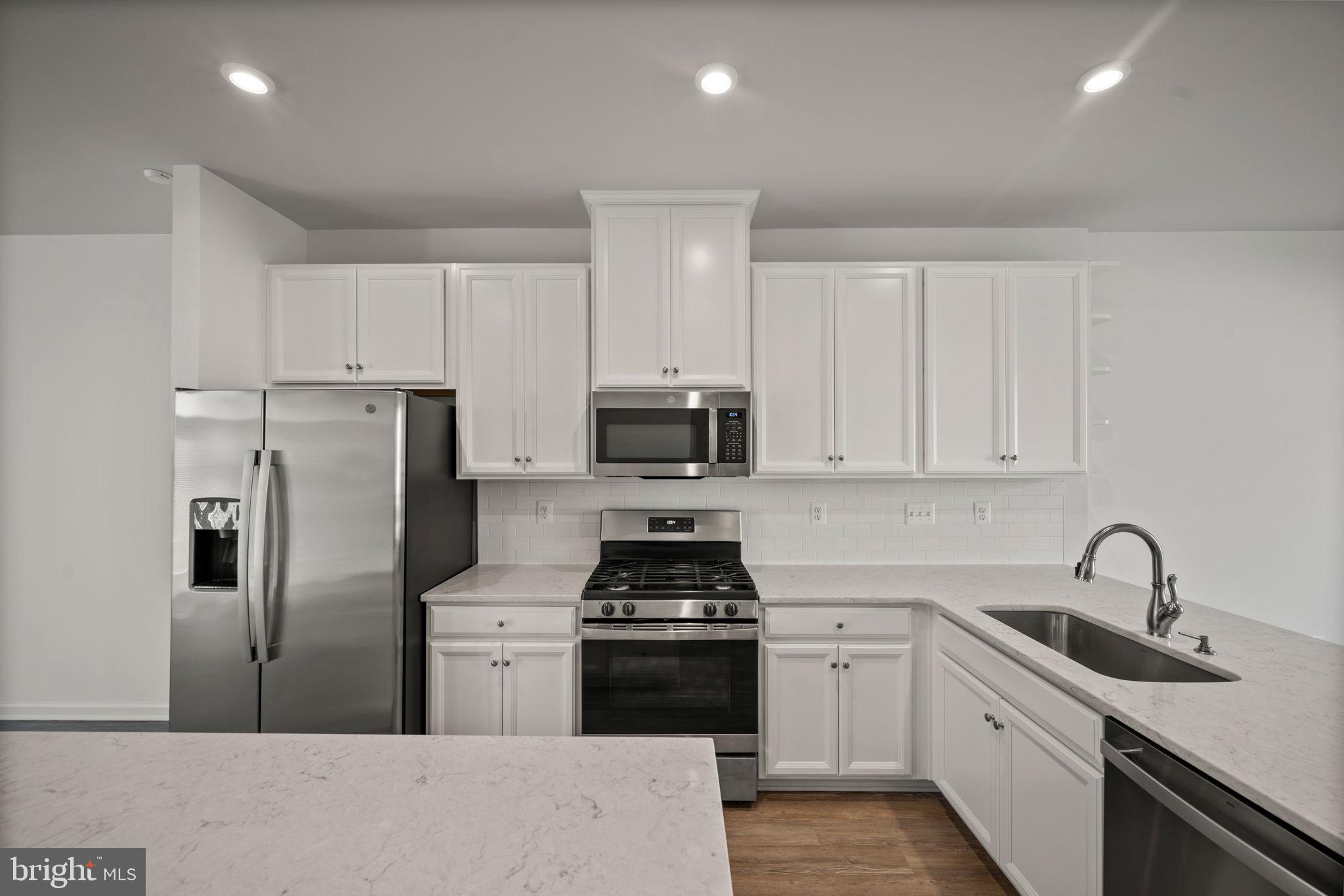 PARKSIDE PRESERVE - Residential