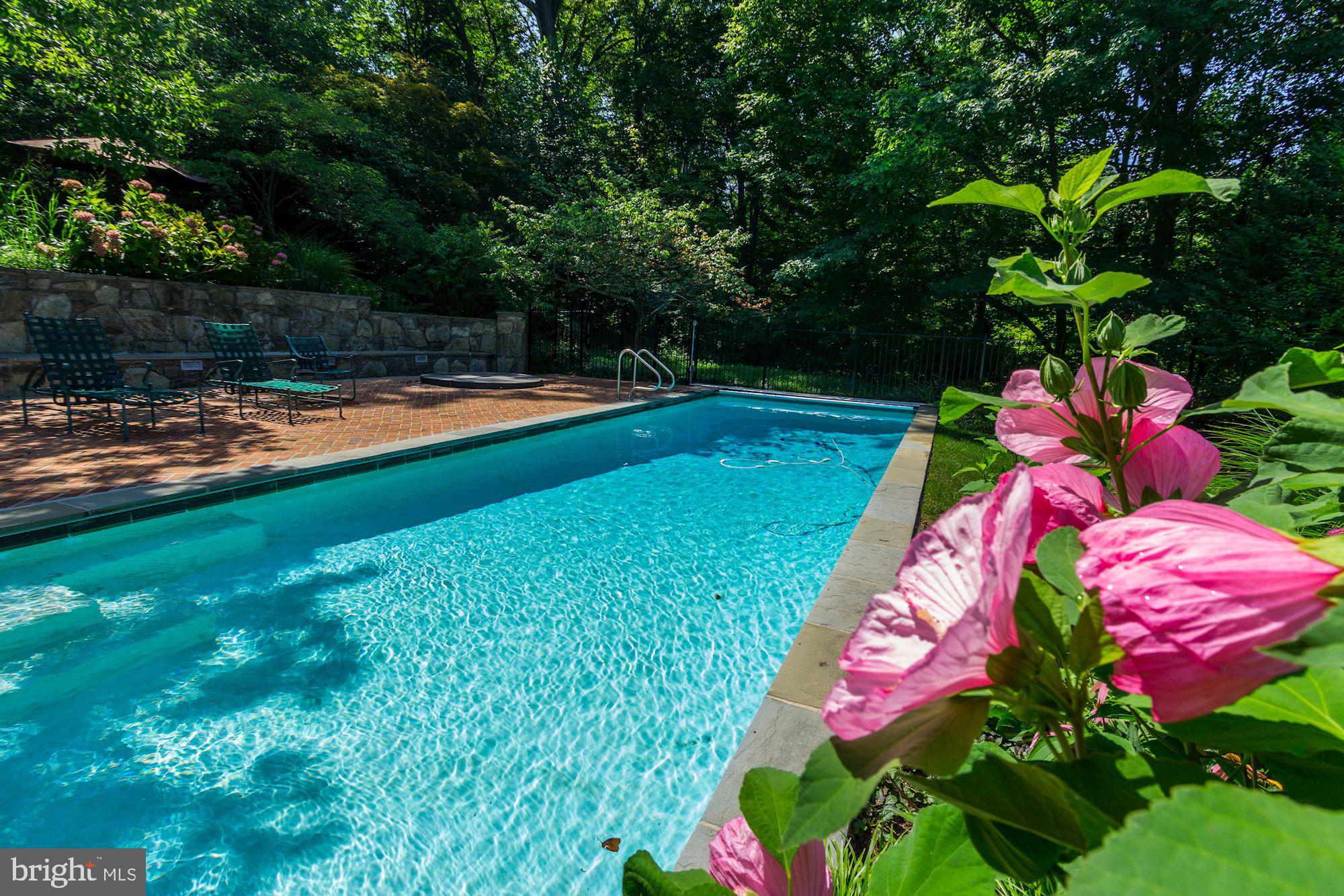 WESLEY HEIGHTS - Residential