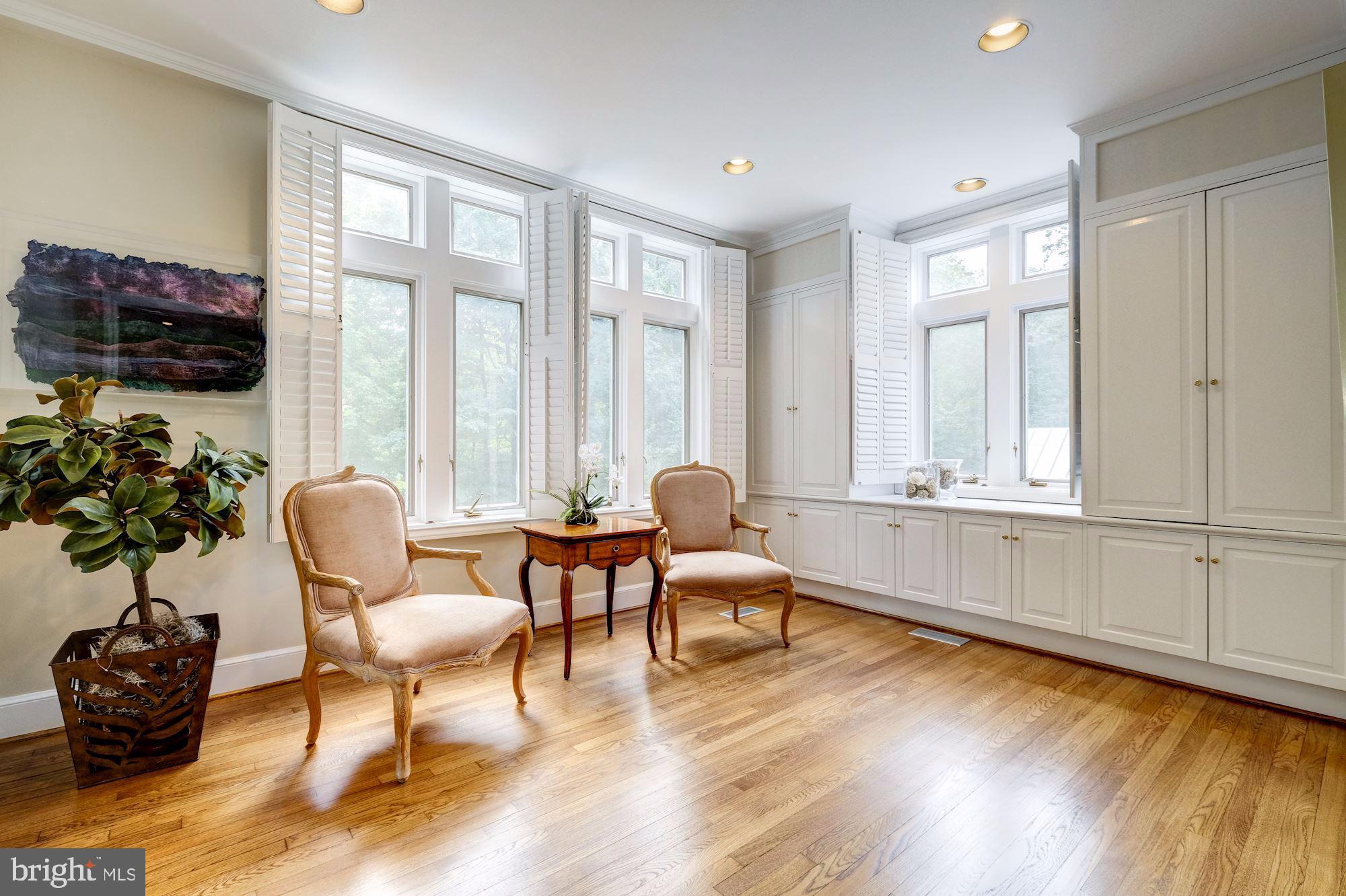 WESLEY HEIGHTS - Residential