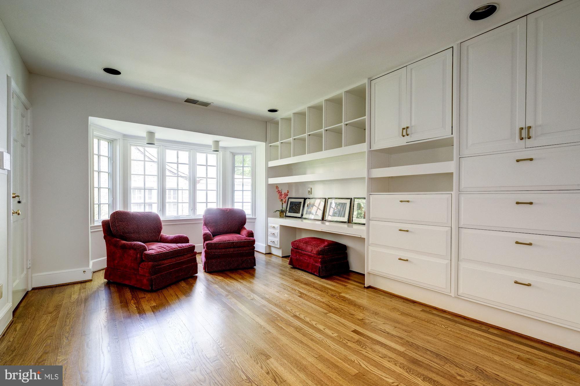 WESLEY HEIGHTS - Residential