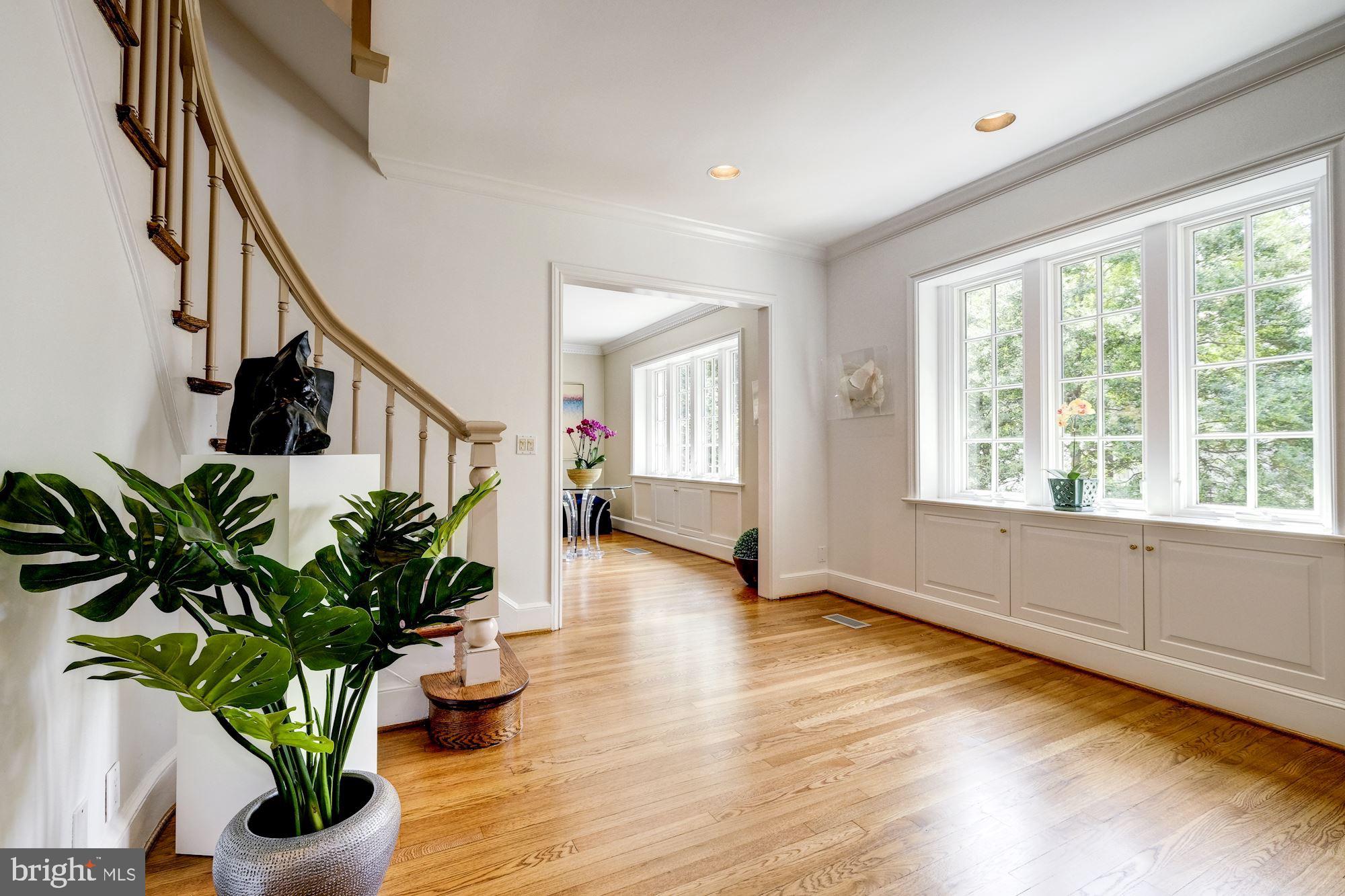 WESLEY HEIGHTS - Residential