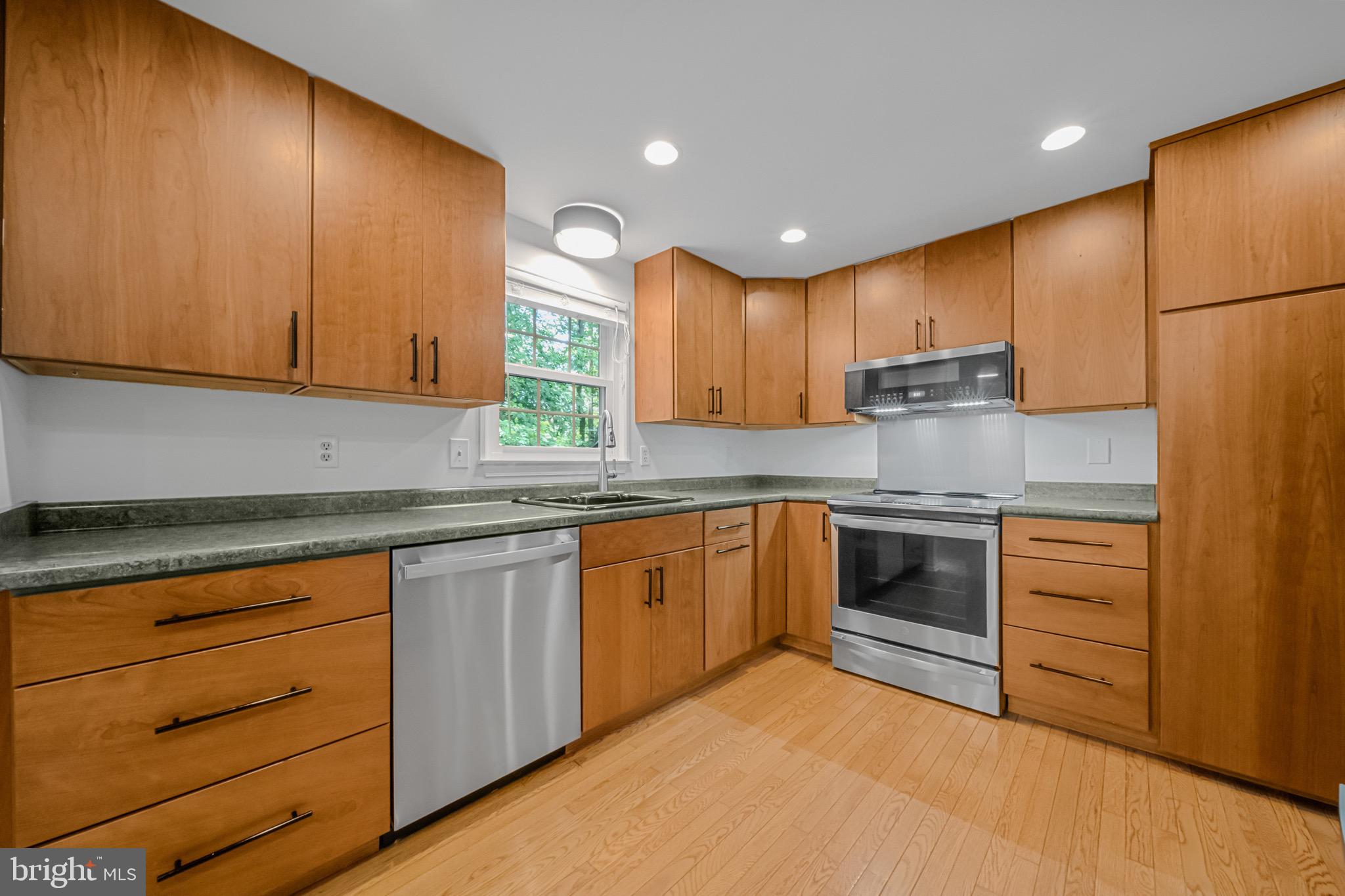 BURKE CENTRE - Residential