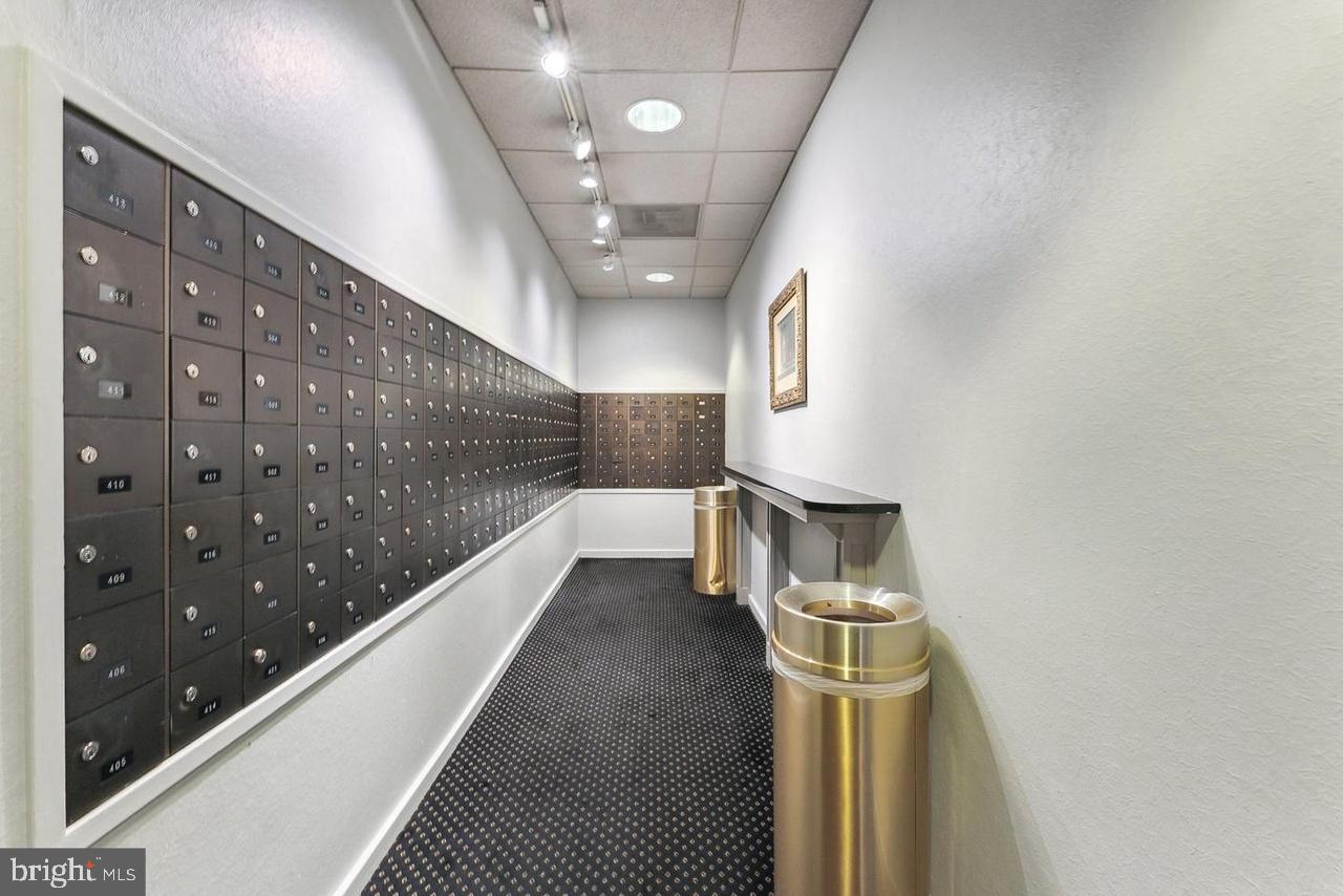 REGENCY AT MCLEAN - Residential