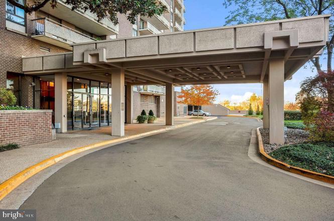 REGENCY AT MCLEAN - Residential