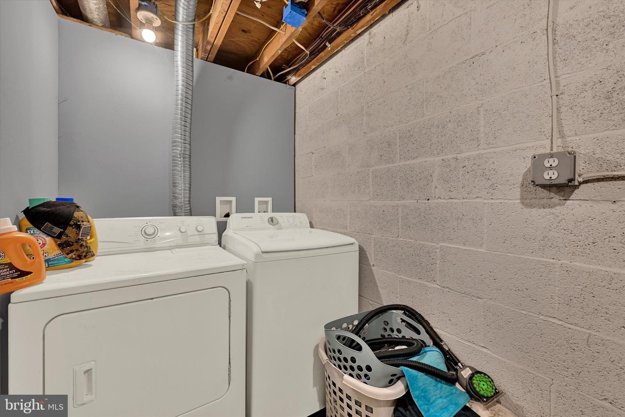 HARFORD SQUARE - Residential