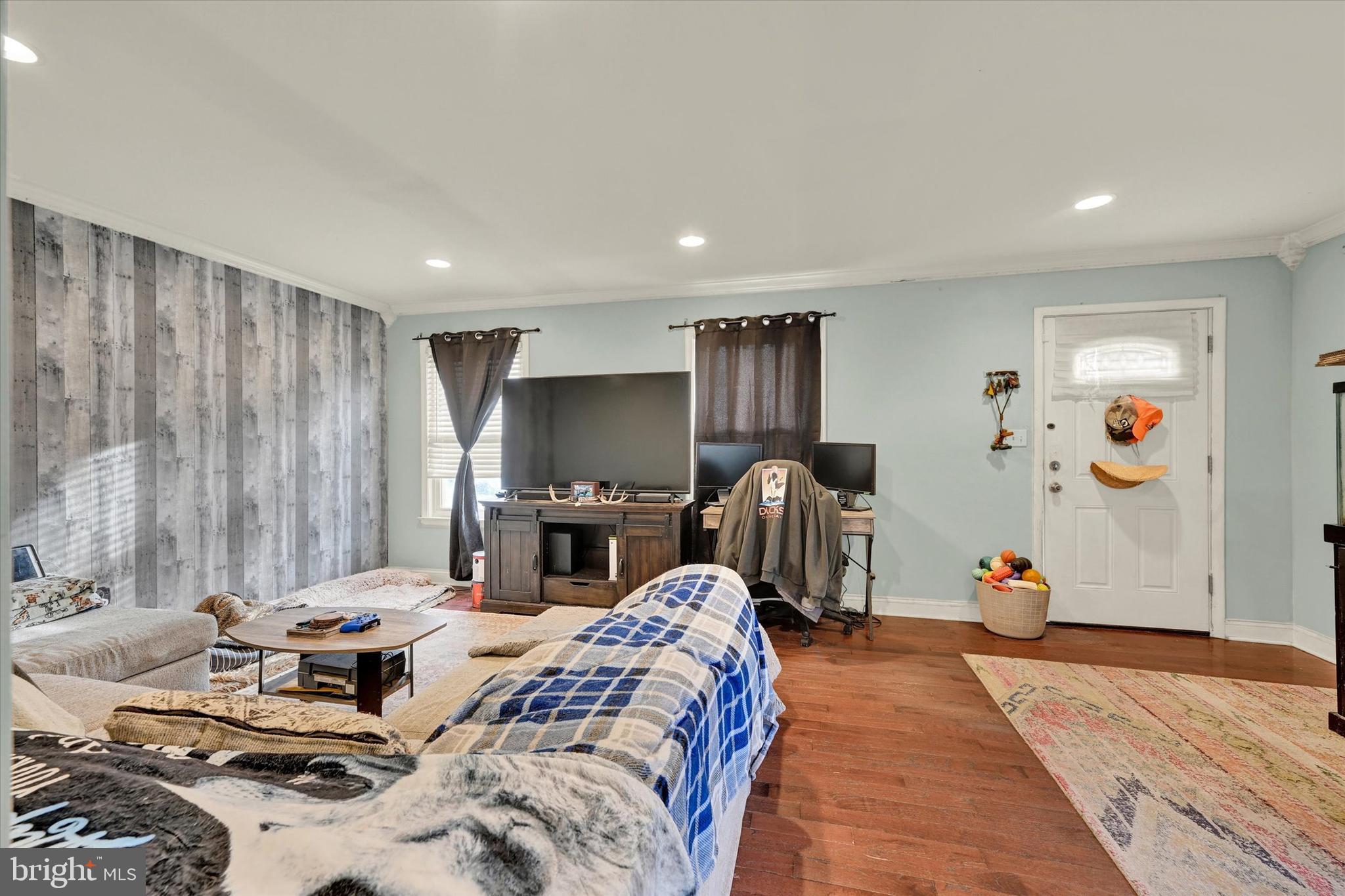 HARFORD SQUARE - Residential