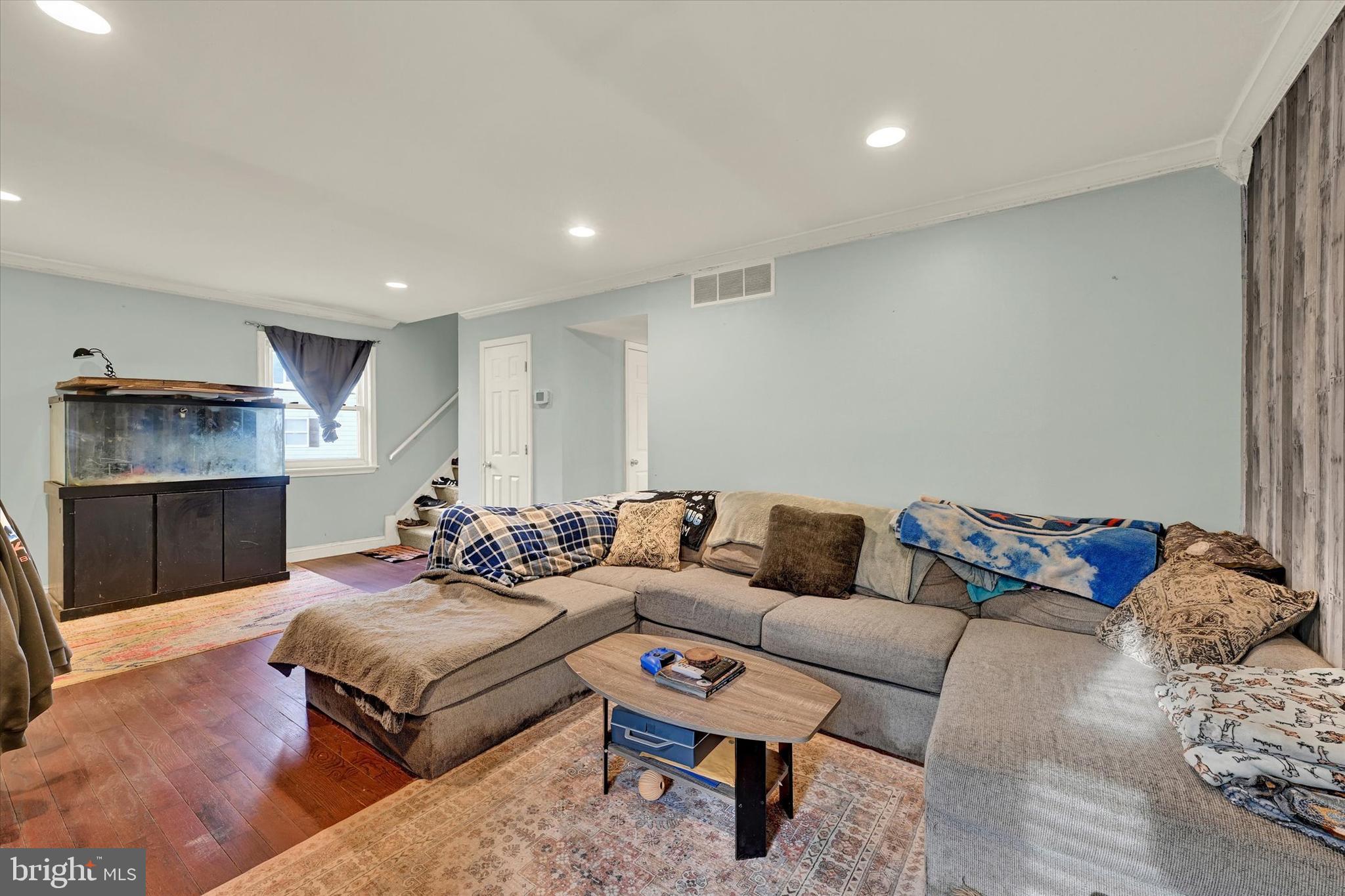 HARFORD SQUARE - Residential