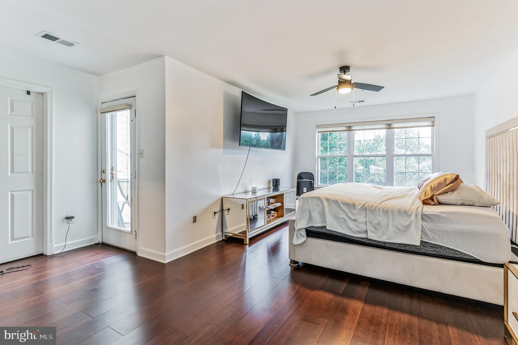 WOODMORE - Residential Lease