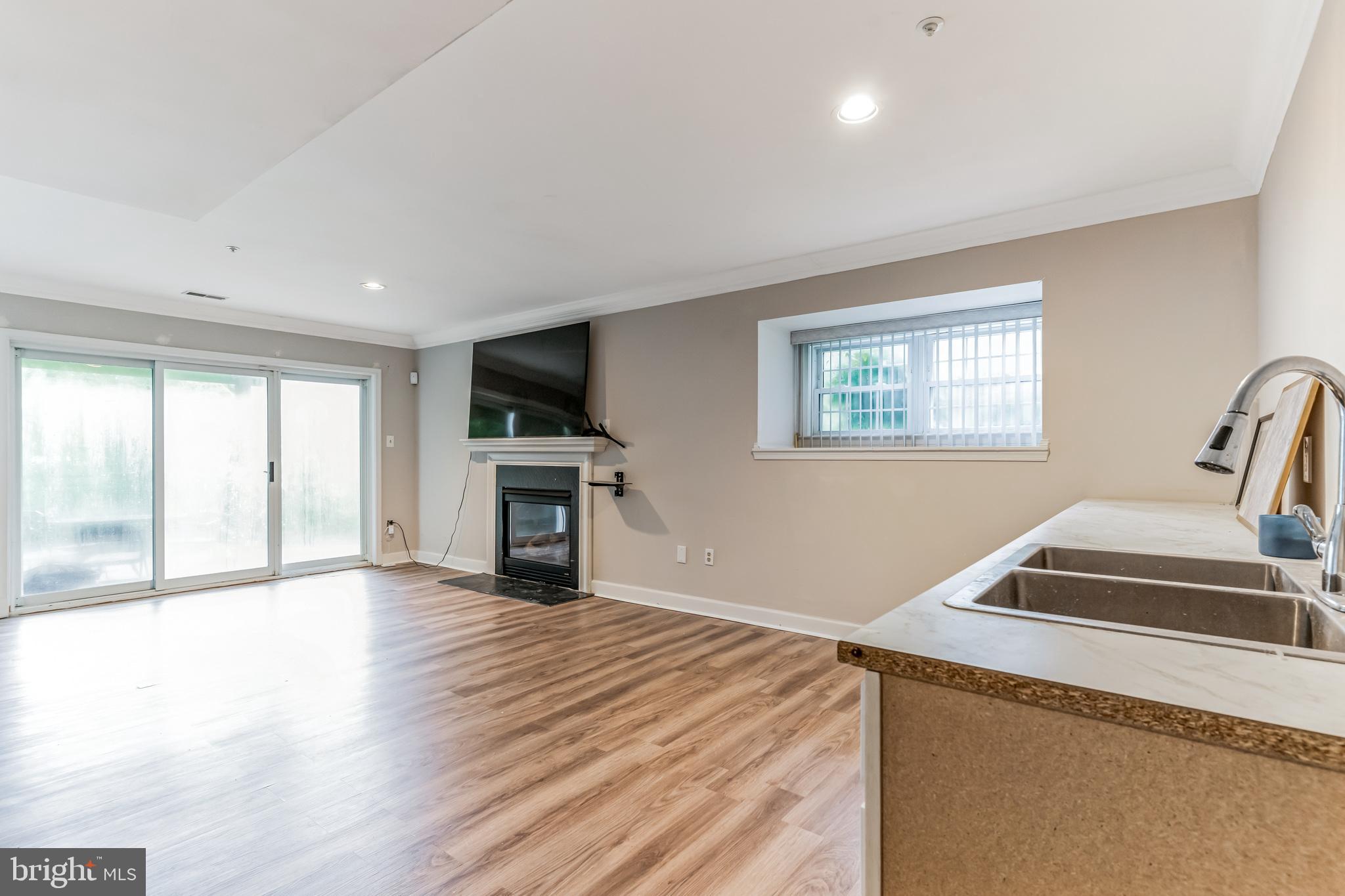 WOODMORE - Residential Lease