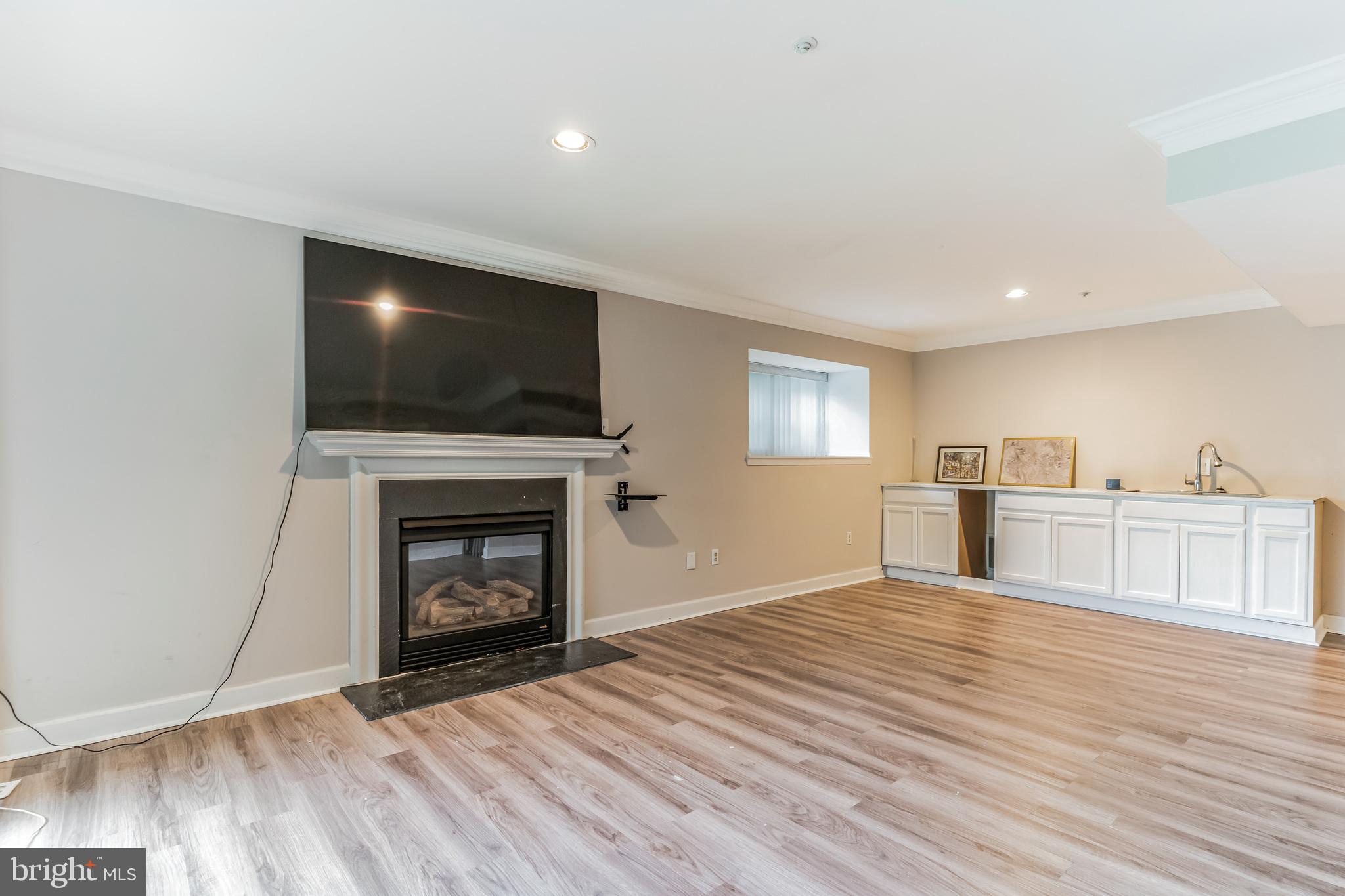 WOODMORE - Residential Lease