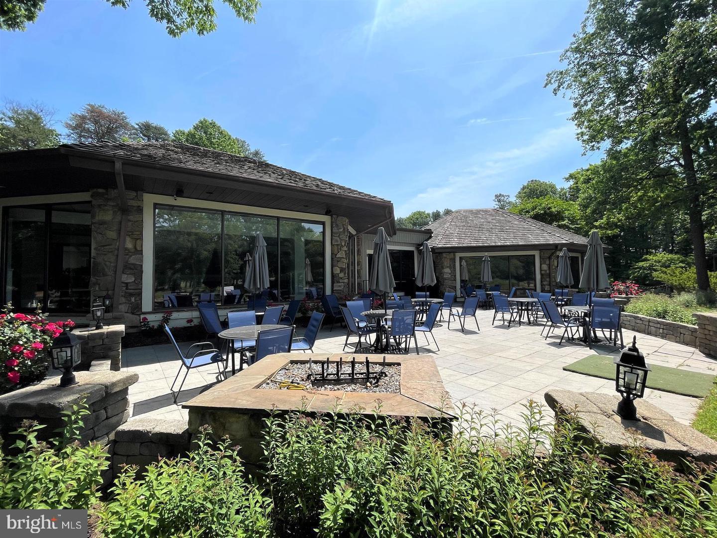 WOODMORE - Residential Lease