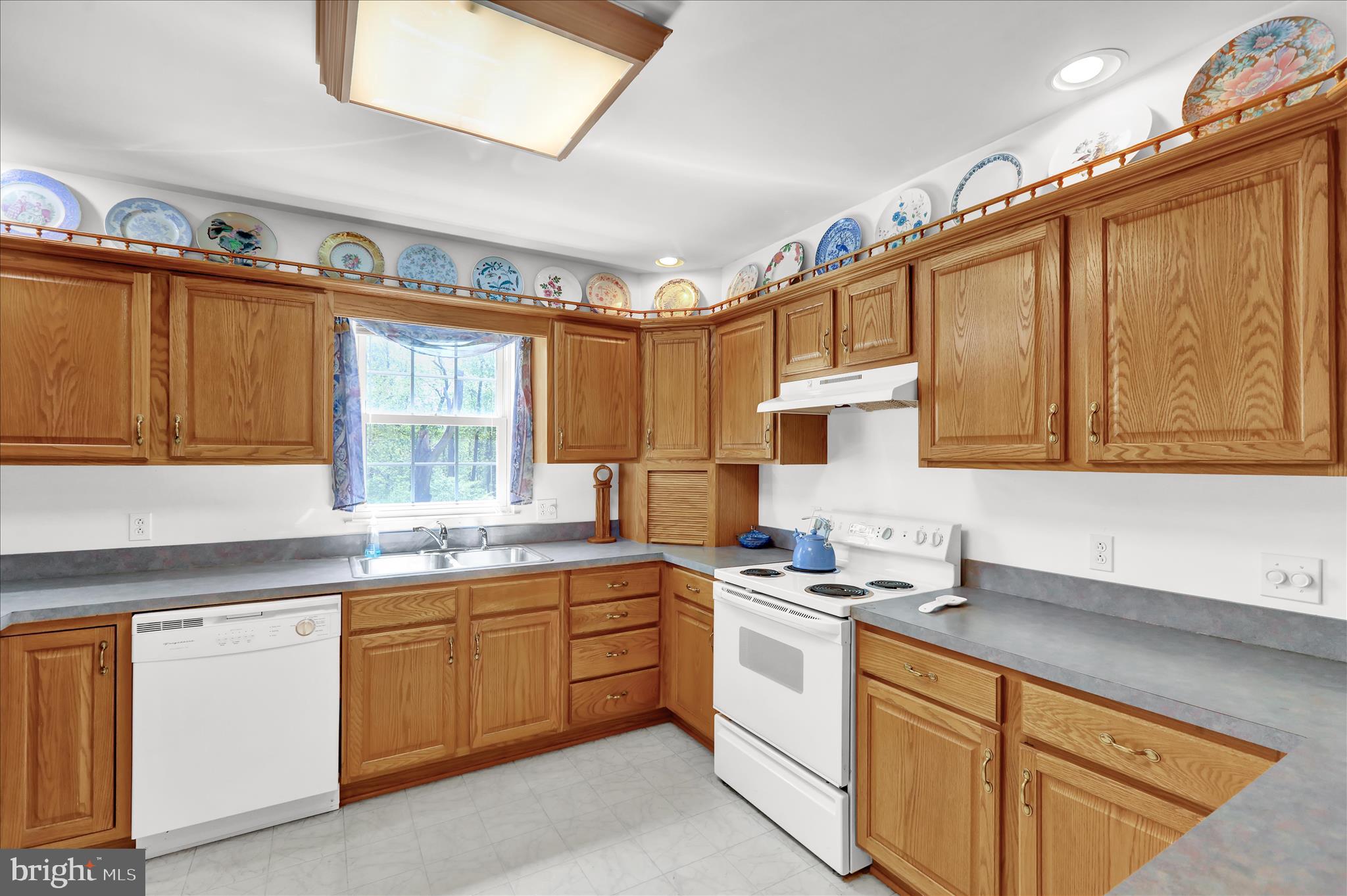 JESSICA MEADOWS - Residential