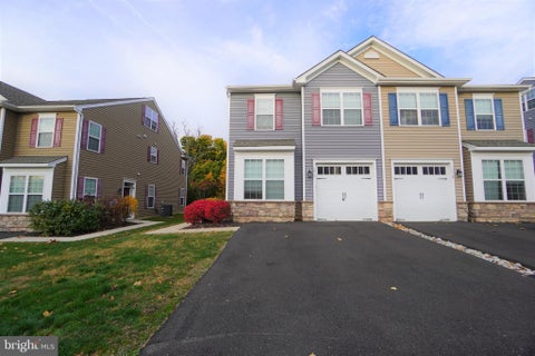 Townhouse For Rent - 1013 Chapman Circle<br/> Montgomery County, HATFIELD, PA 19440