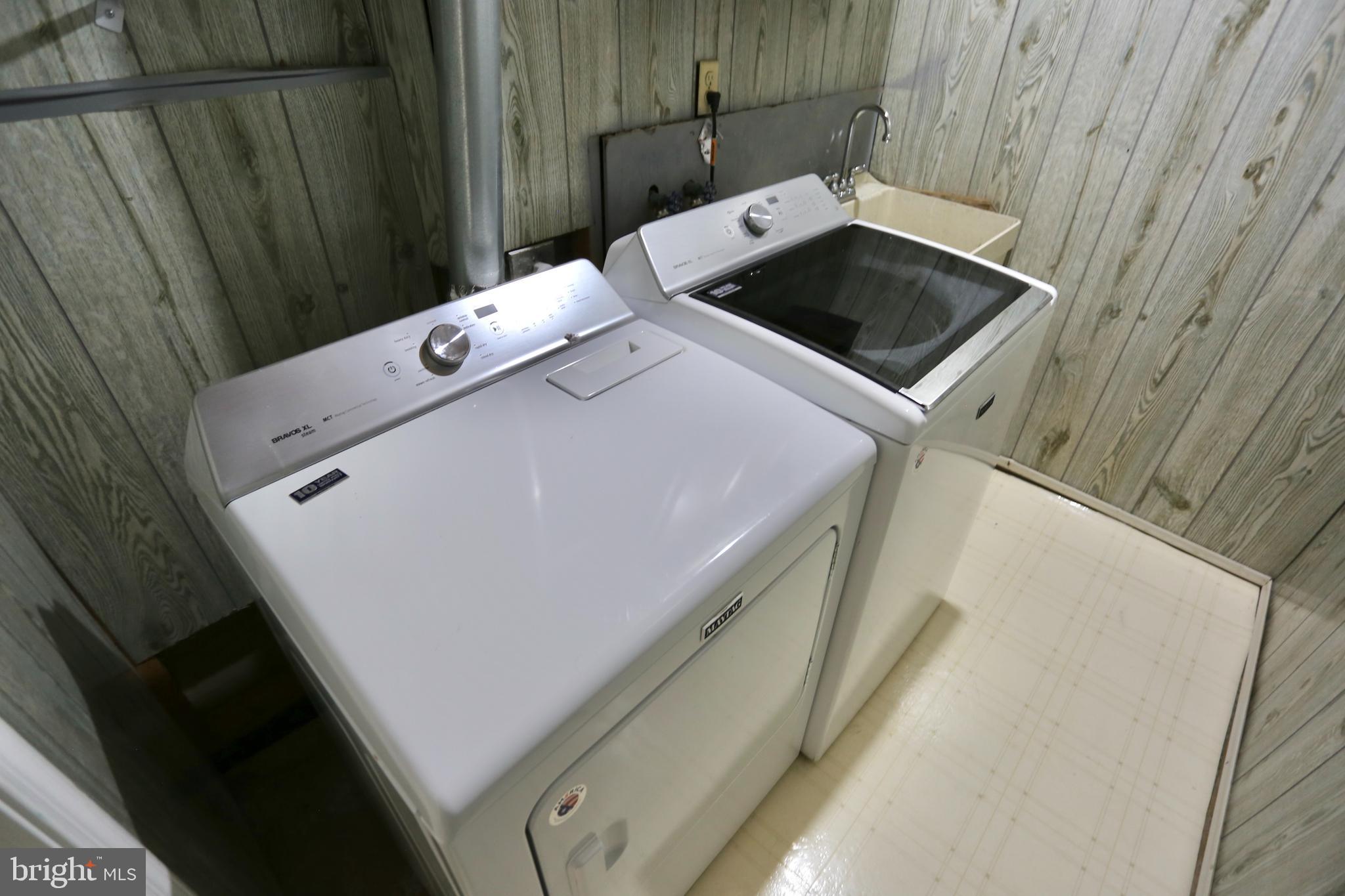 TOWNES OF MOOREFIELD - Residential Lease